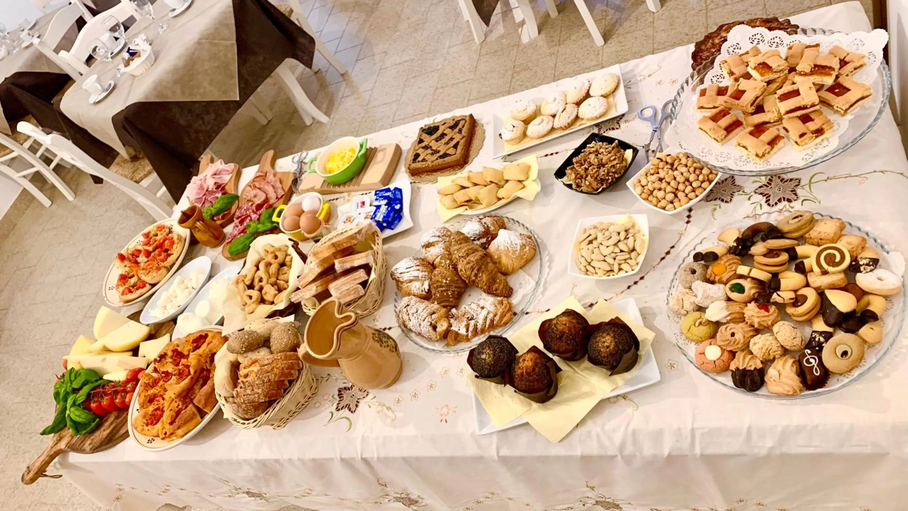 Food and drinks in B&B Villa Maggi