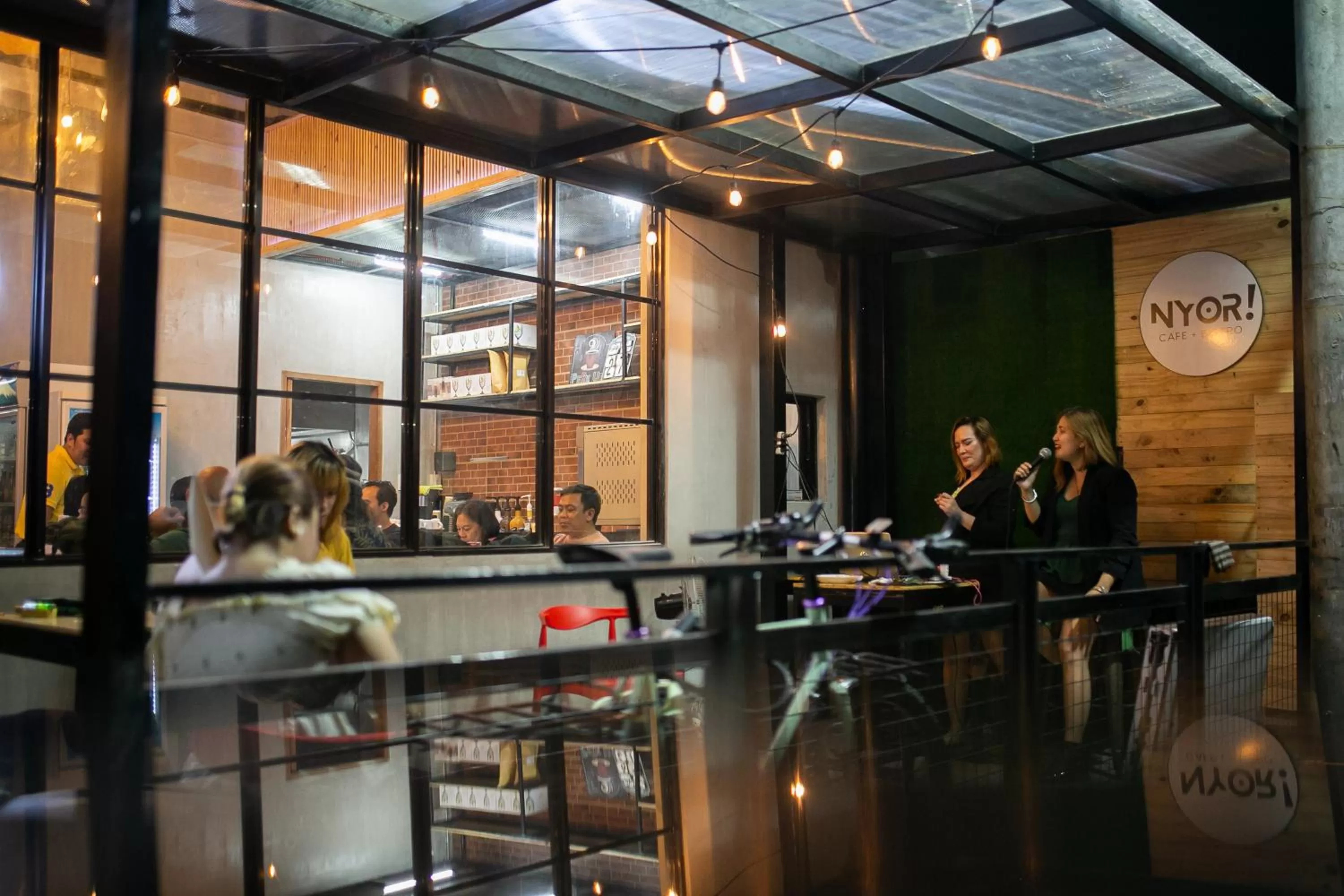 Restaurant/places to eat in HappyNest Hostel Cebu