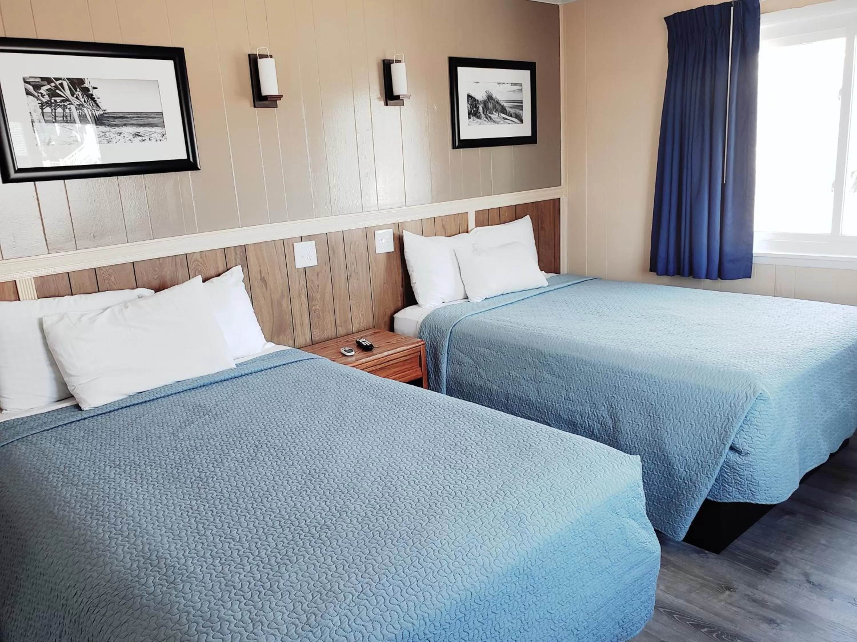 Kitchen or kitchenette, Bed in Colonial Inn