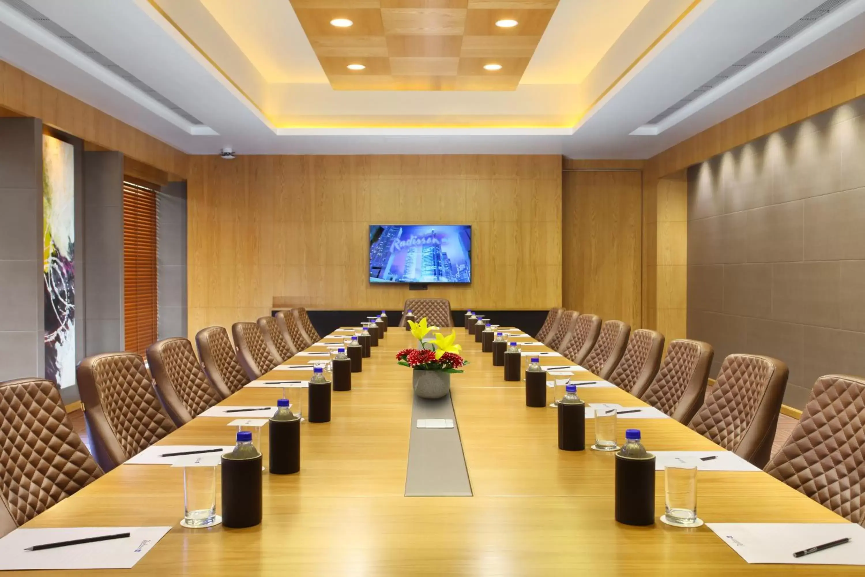 Meeting/conference room in Radisson Blu Jammu