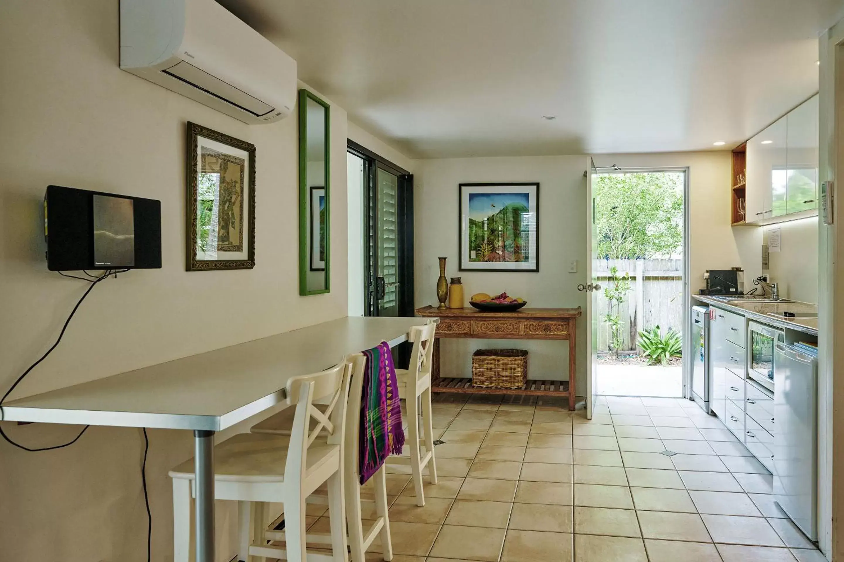 Dining area in Julians Apartments