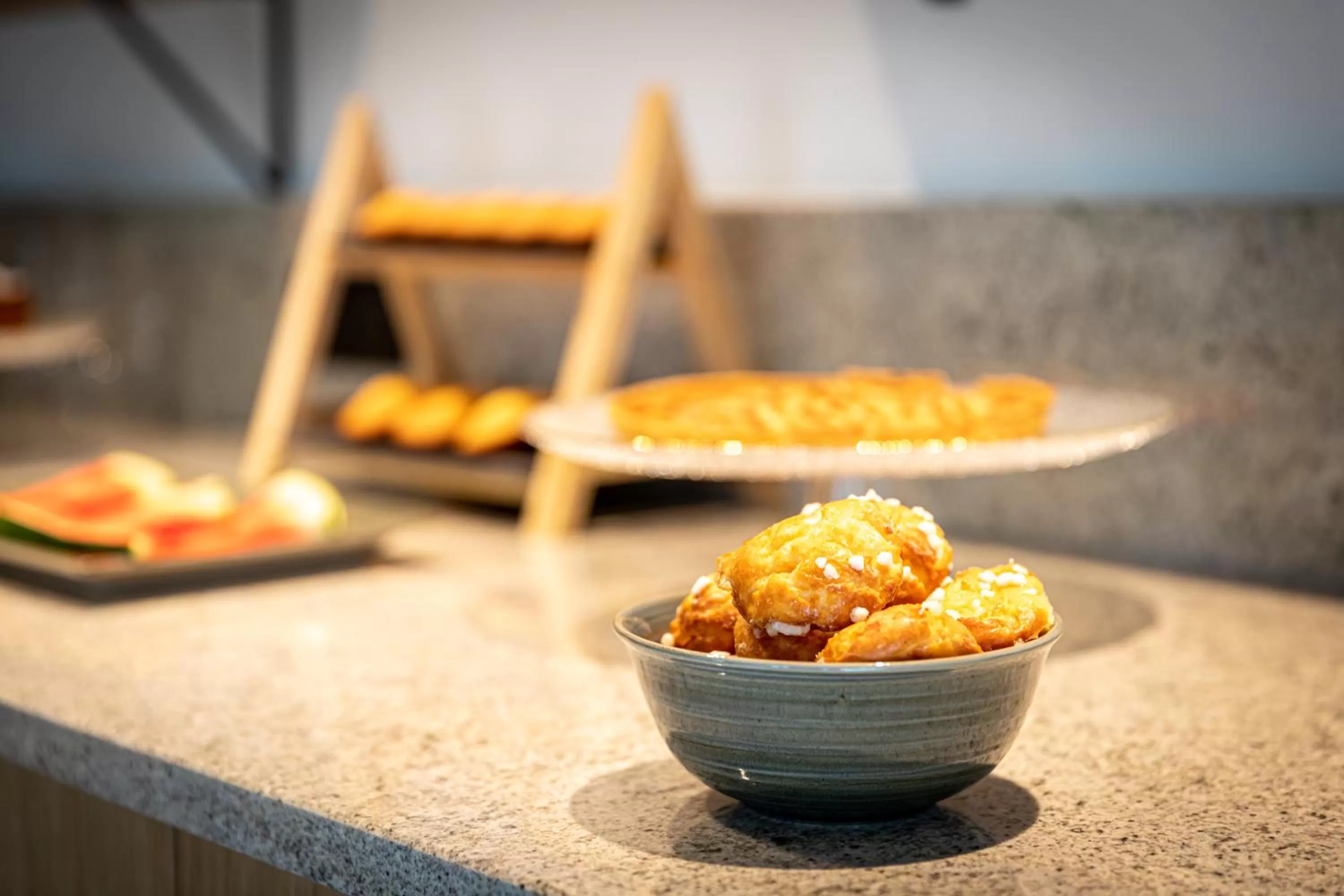 Food and drinks in Best Western M-Treize Paris Asnieres