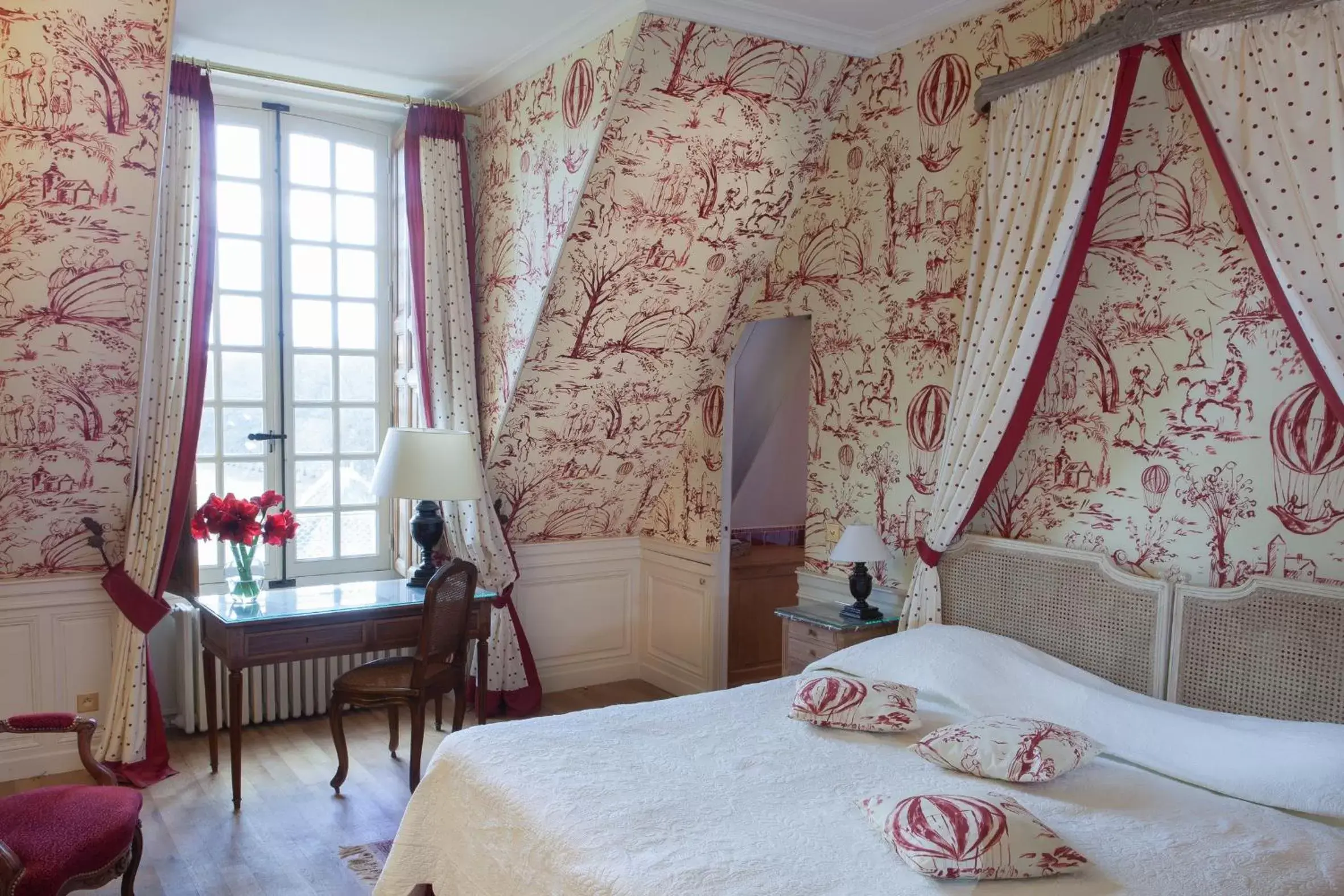 Day, Bed in Château-Hôtel de Bourron