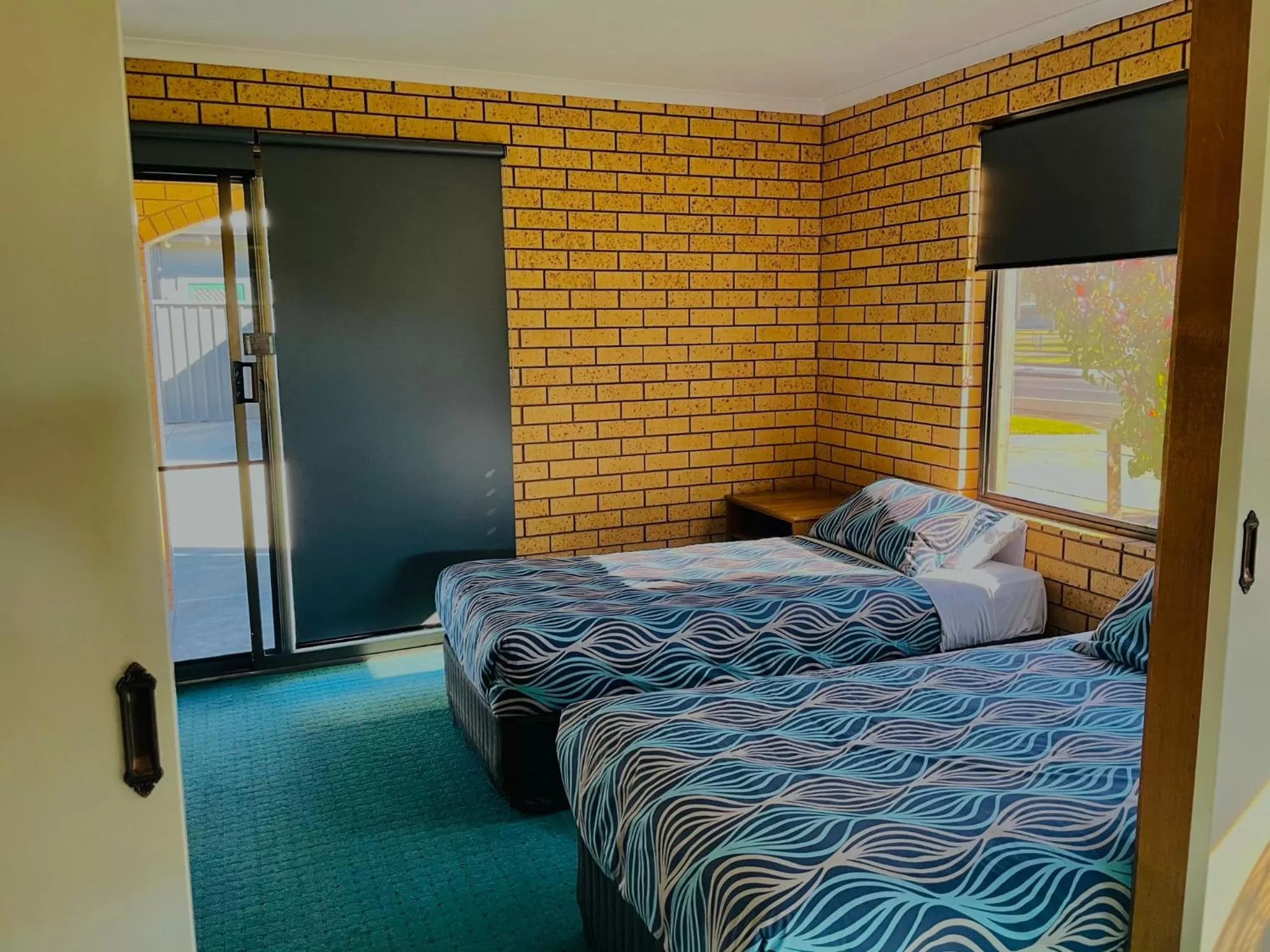 Bed in Lake Mulwala Hotel