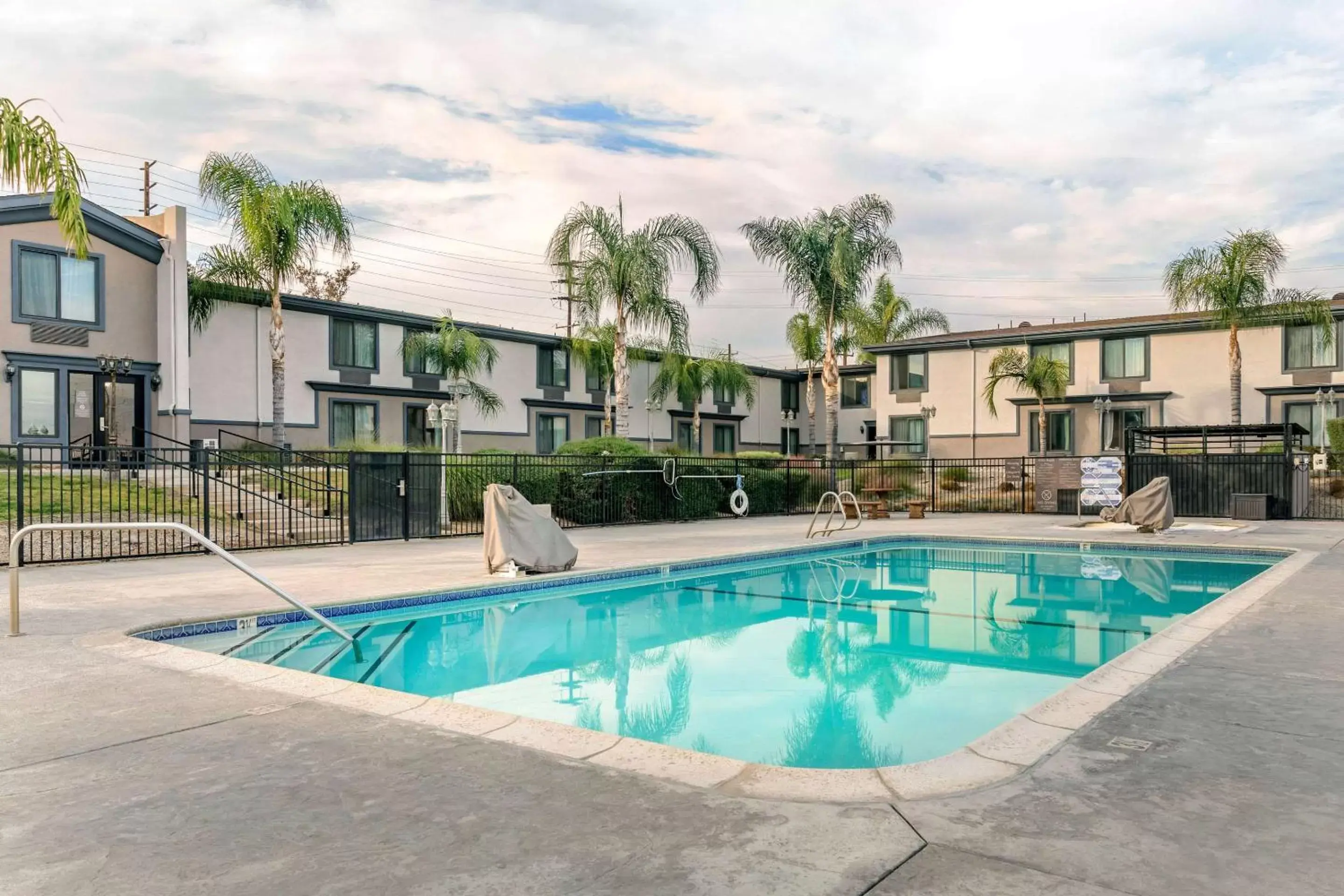 On site, Swimming Pool in Comfort Inn and Suites Colton/San Bernardino