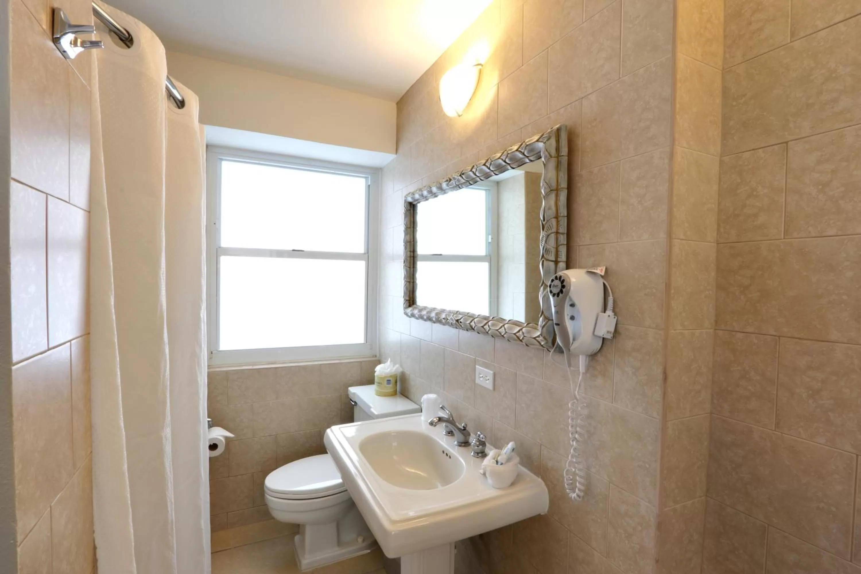 Toilet in Hotel Miramar