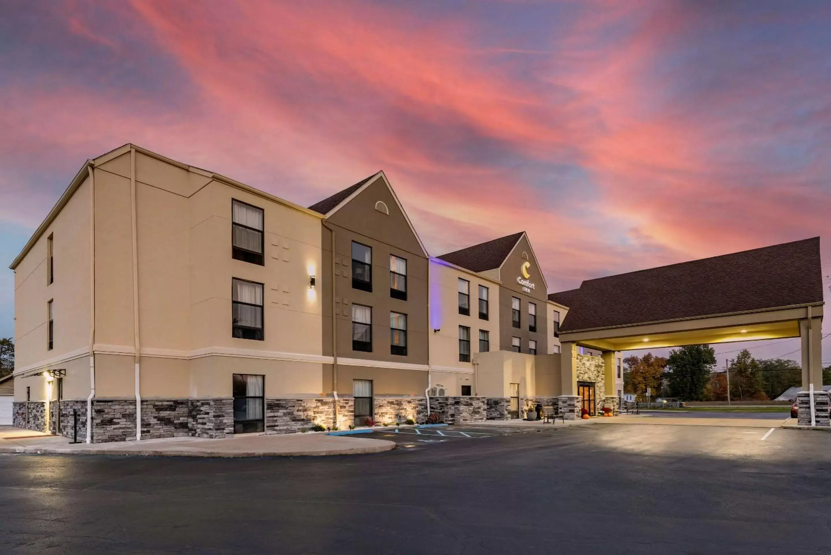 Property Building in Comfort Inn Madison