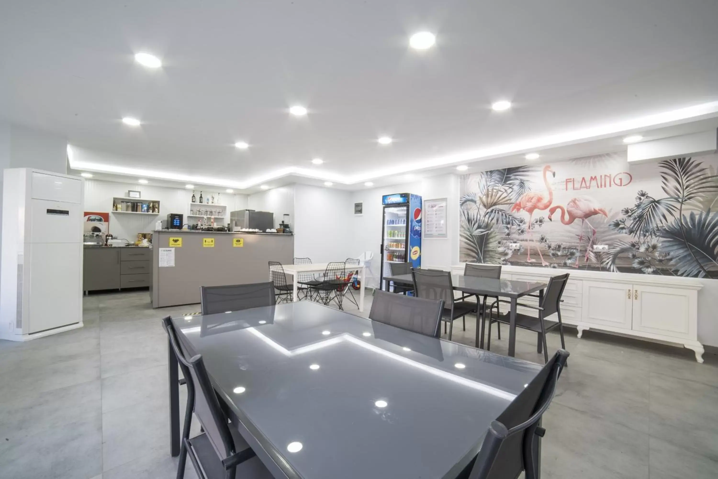 Restaurant/places to eat in Flamingo Residence Restaurant/places to eat in Flamingo Residence