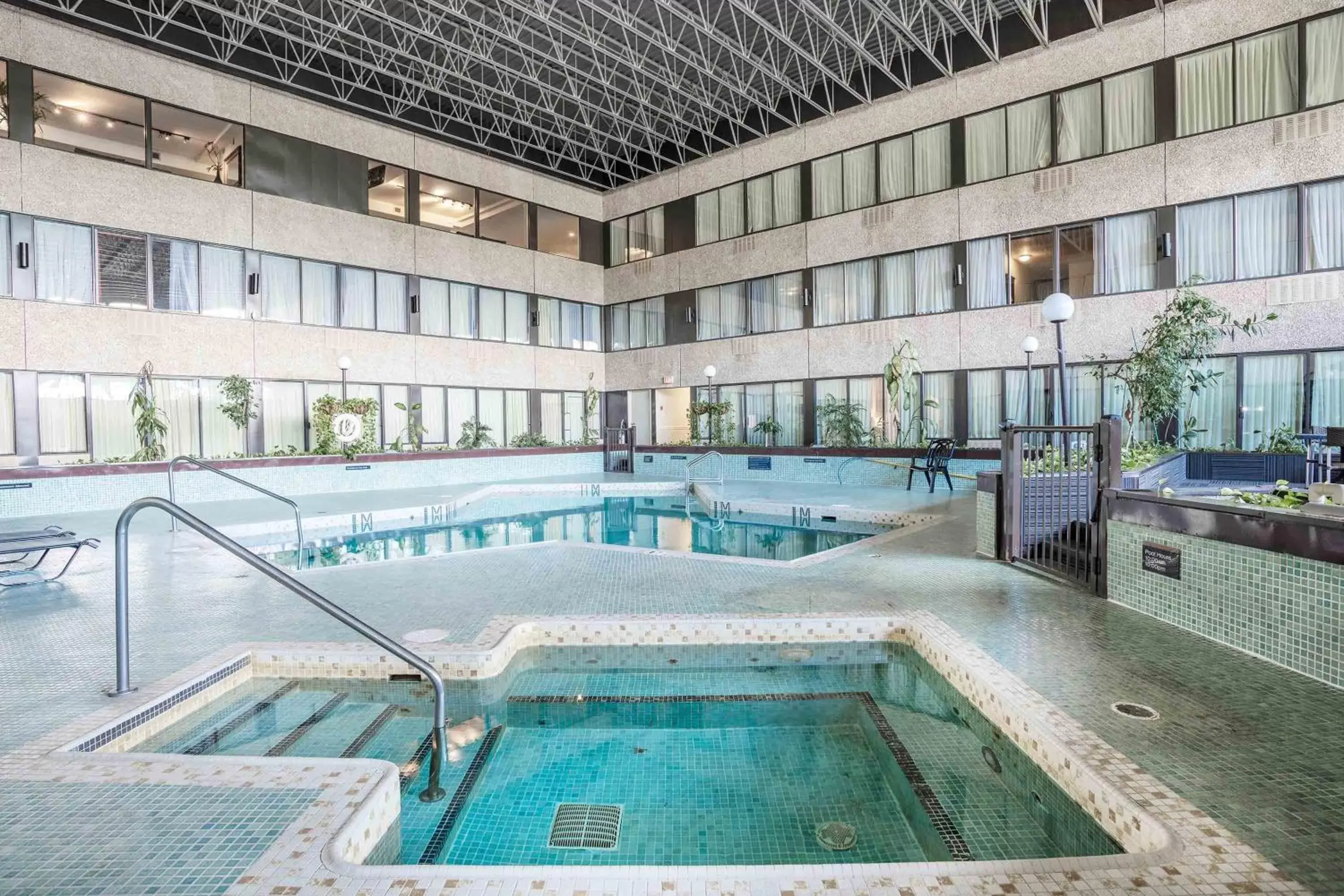 Swimming Pool in Sandman Hotel Penticton