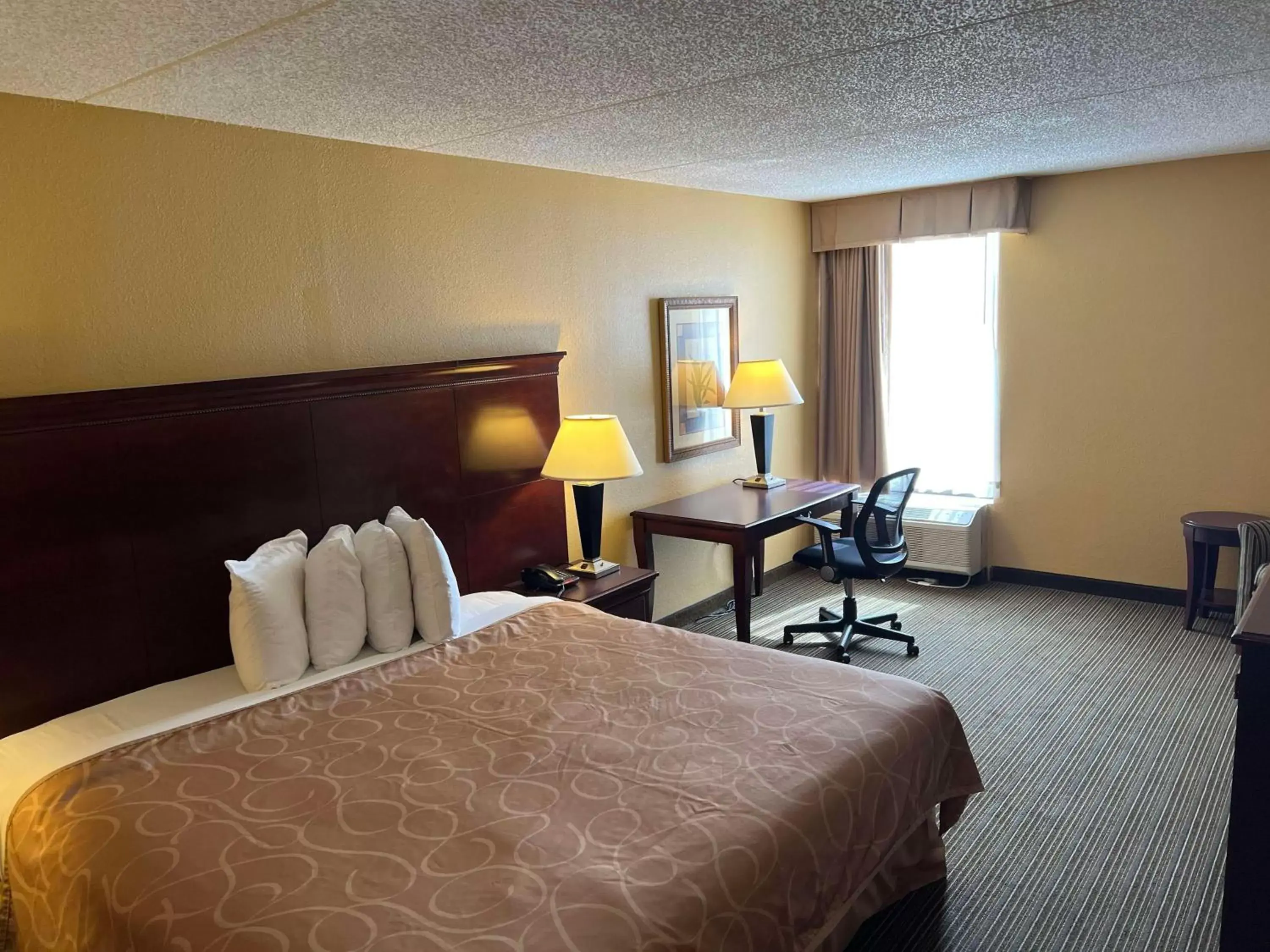 Bedroom, Bed in SureStay Plus Hotel by Best Western Hopkinsville