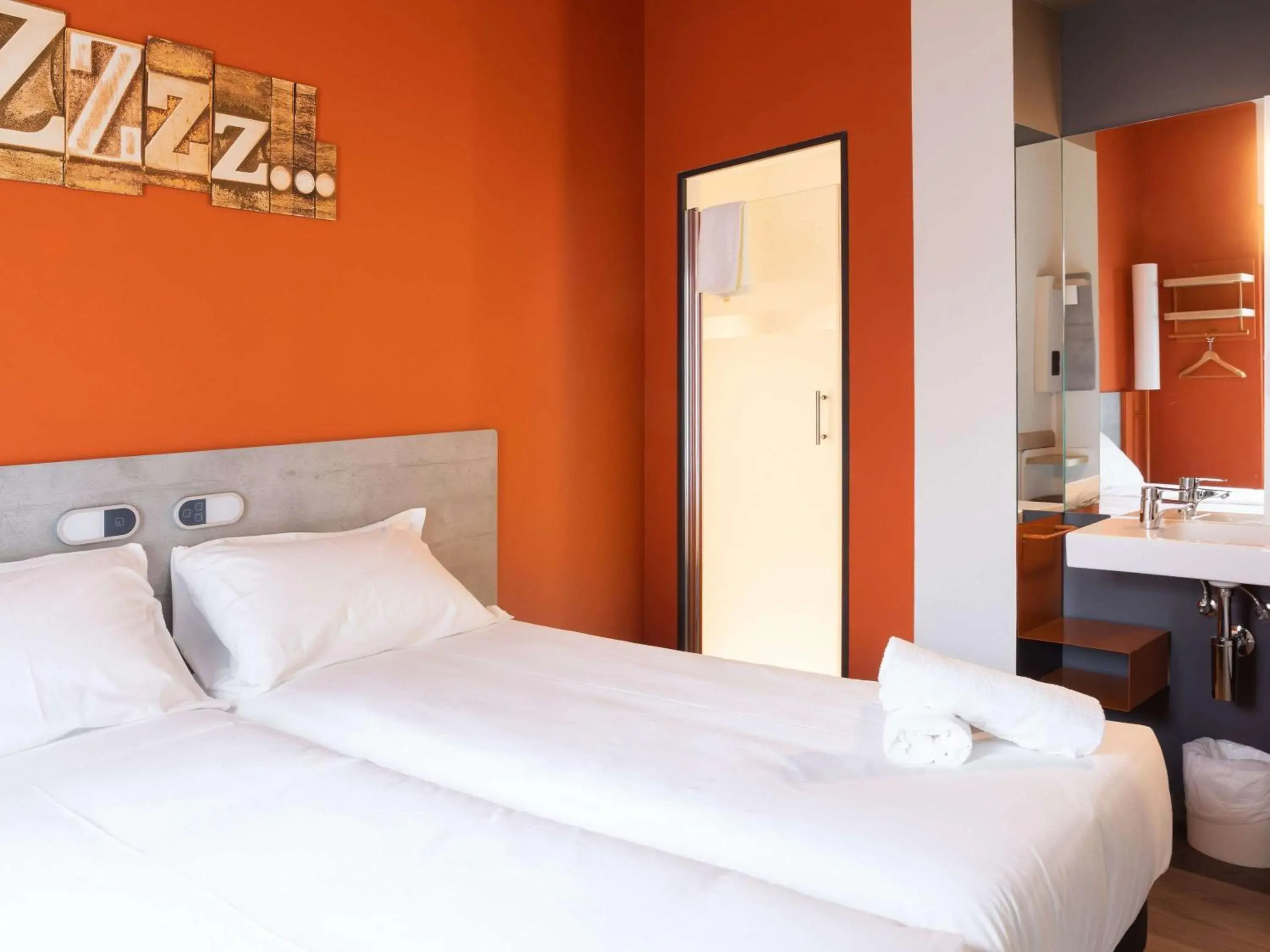 Bathroom, Bed in ibis budget Bilbao City