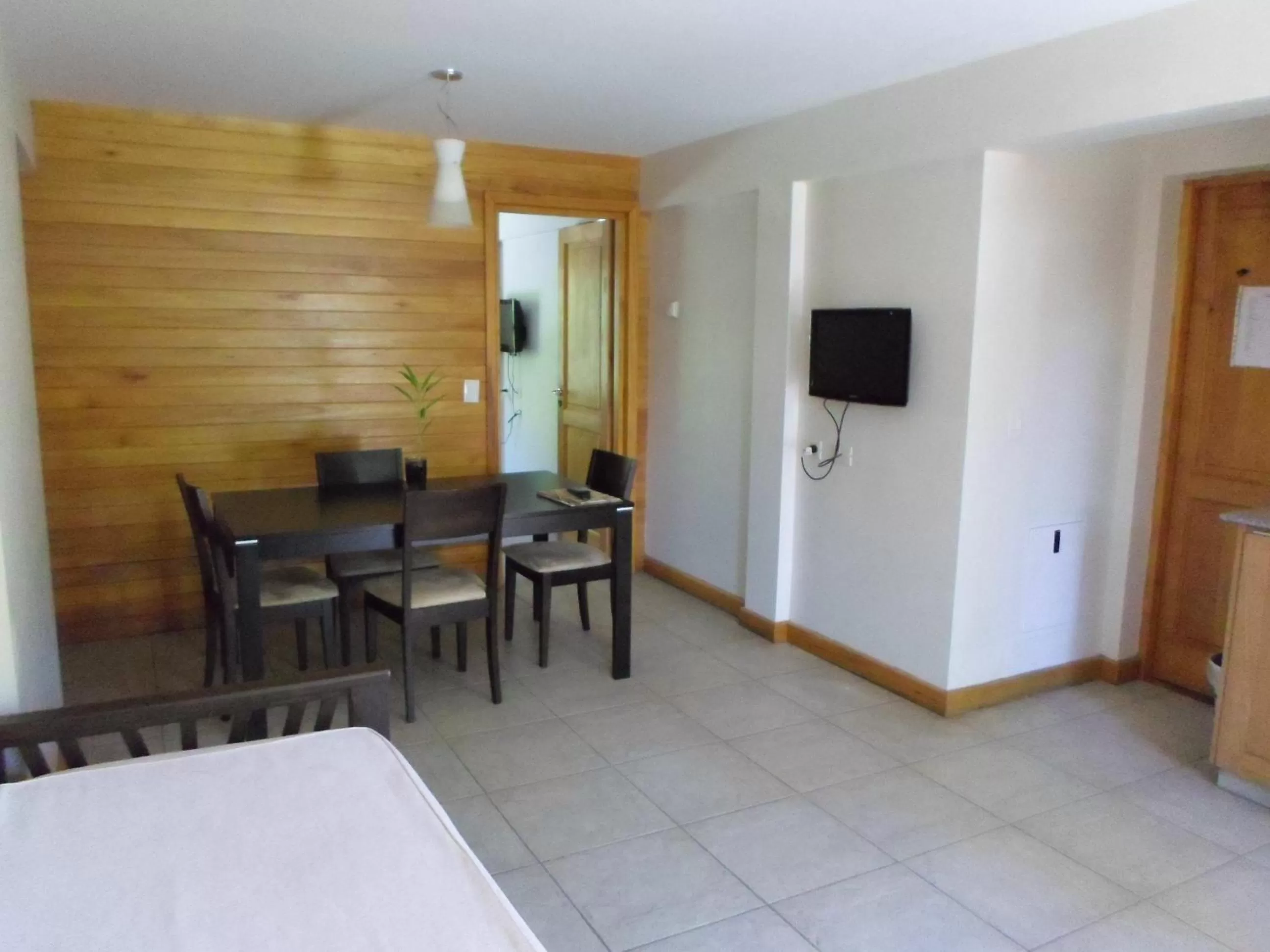 Living room, Bed in Apart Hotel Robles del Sur