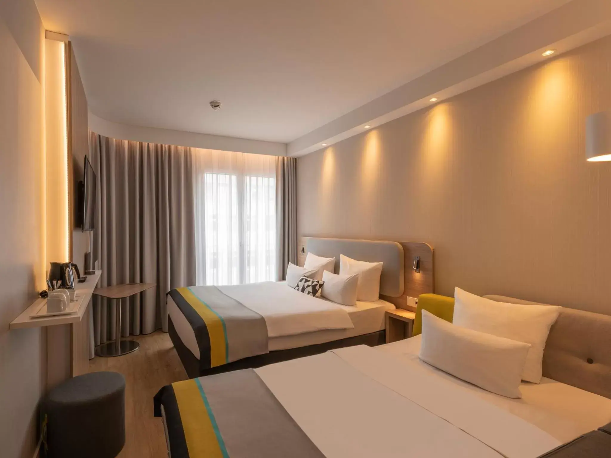 Bed in Holiday Inn Express Munich - City East, an IHG Hotel