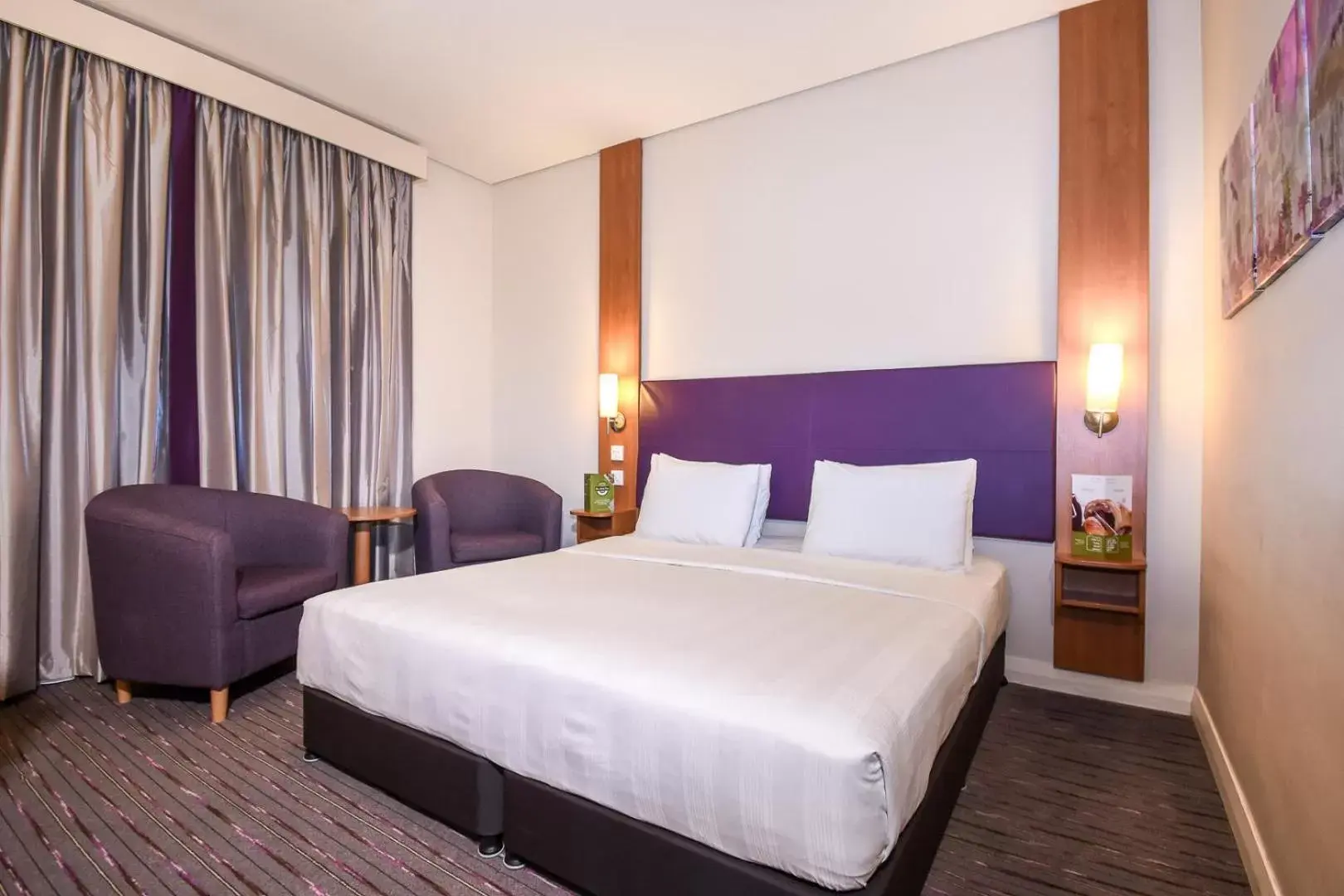 Double Room - Smoking - Free DXB Airport Shuttle Every 30 mins to T3 & T1 in Premier Inn Dubai International Airport