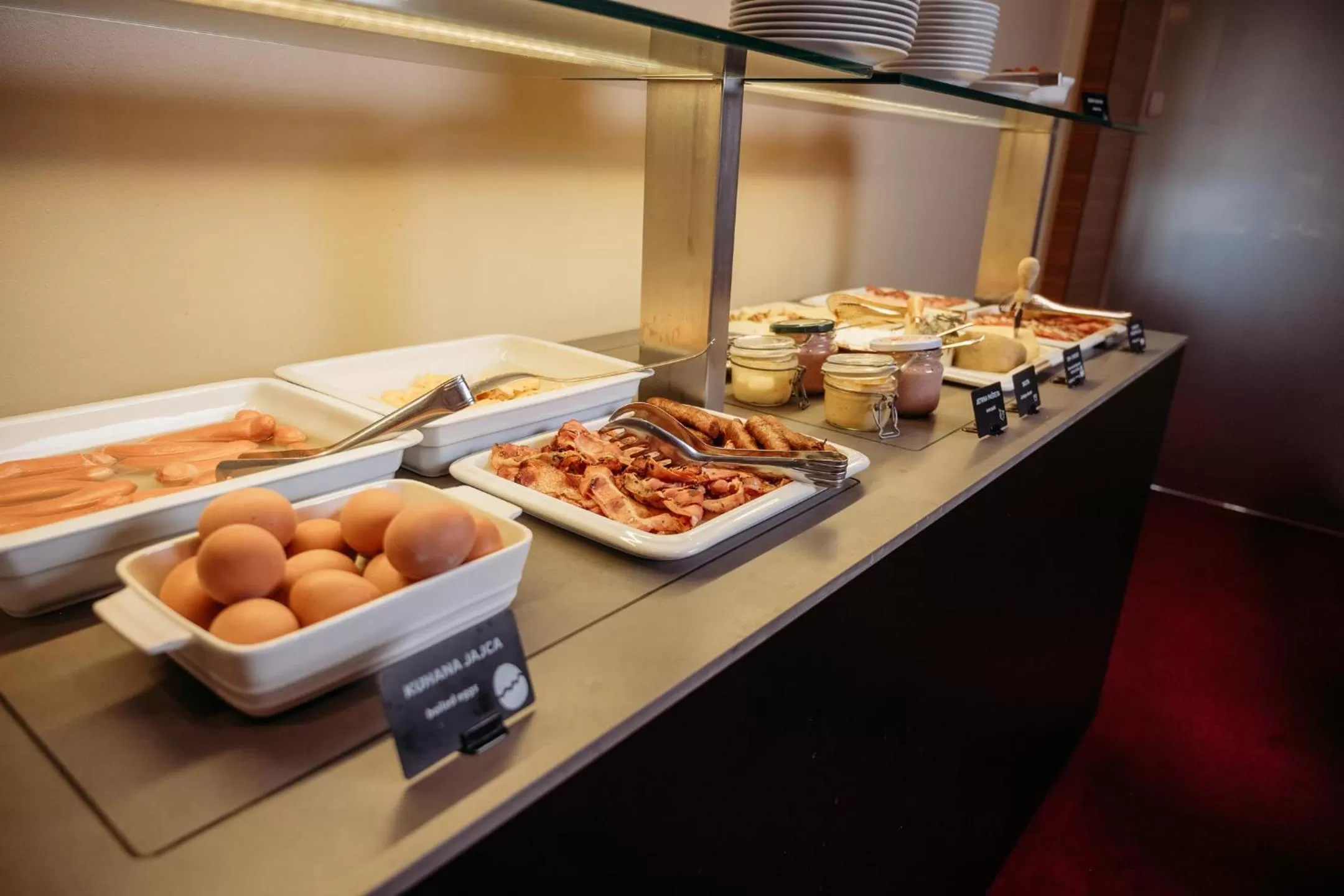 Food and drinks in Hotel Kunst