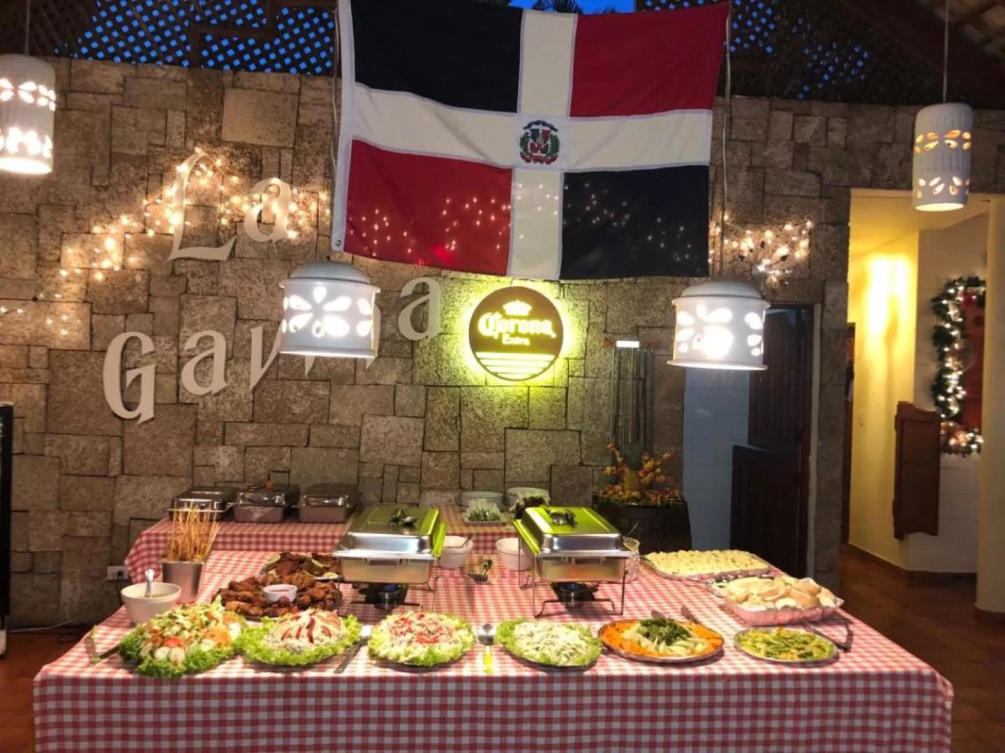 Restaurant/places to eat in Hotel Voramar