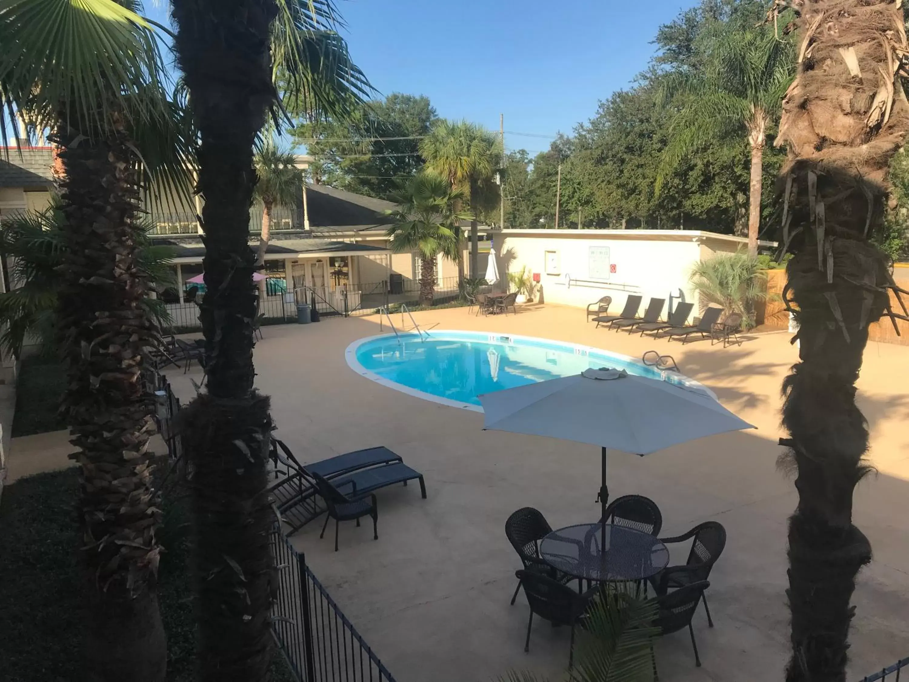 Pool view, Swimming Pool in Carmel Inn and Suites Thibodaux