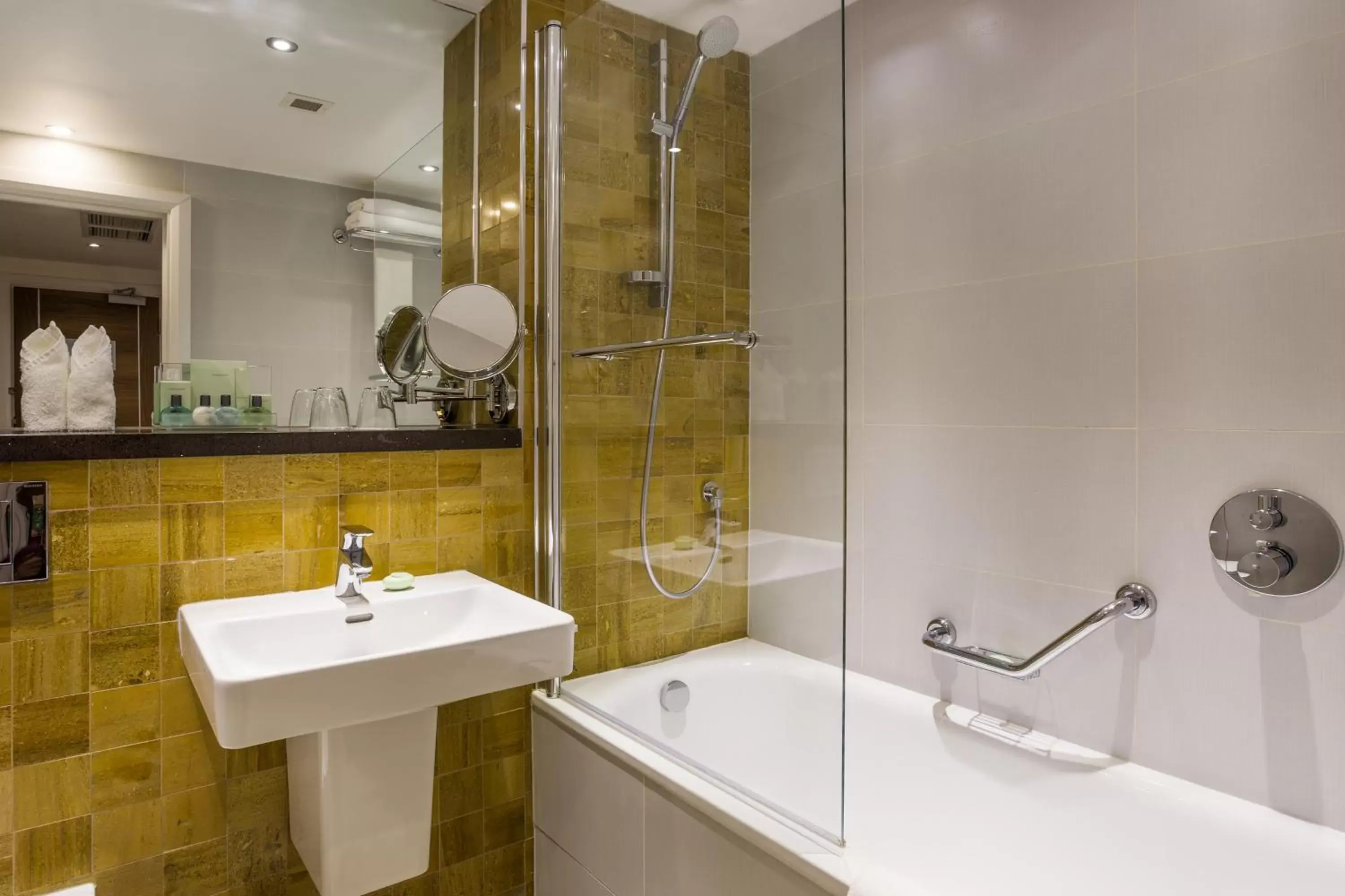 Bathroom in Holiday Inn London Watford Junction, an IHG Hotel