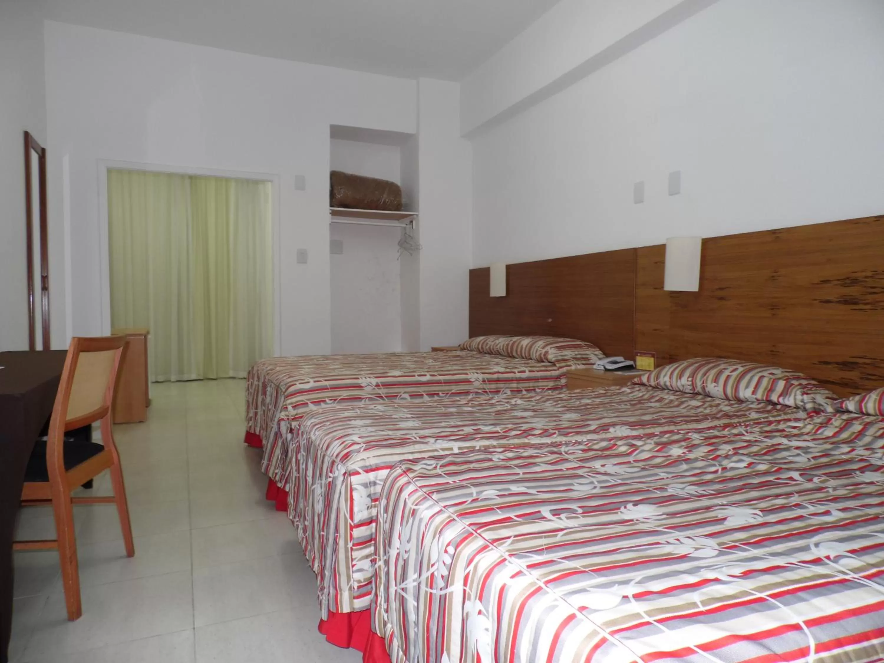 Photo of the whole room, Bed in Atlântico Centro Apartments