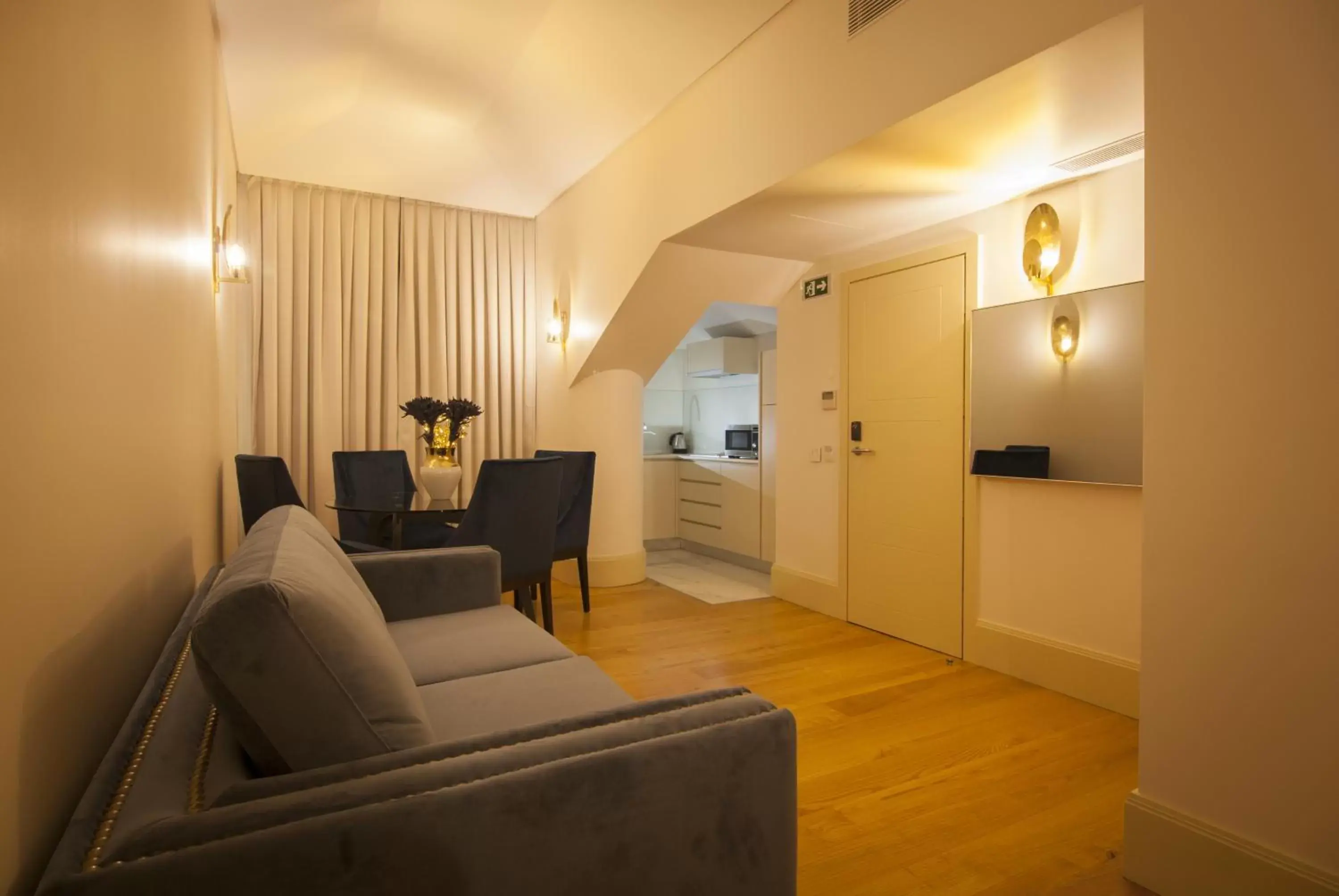 Kitchen or kitchenette, Seating Area in Oca Flores Hotel Boutique