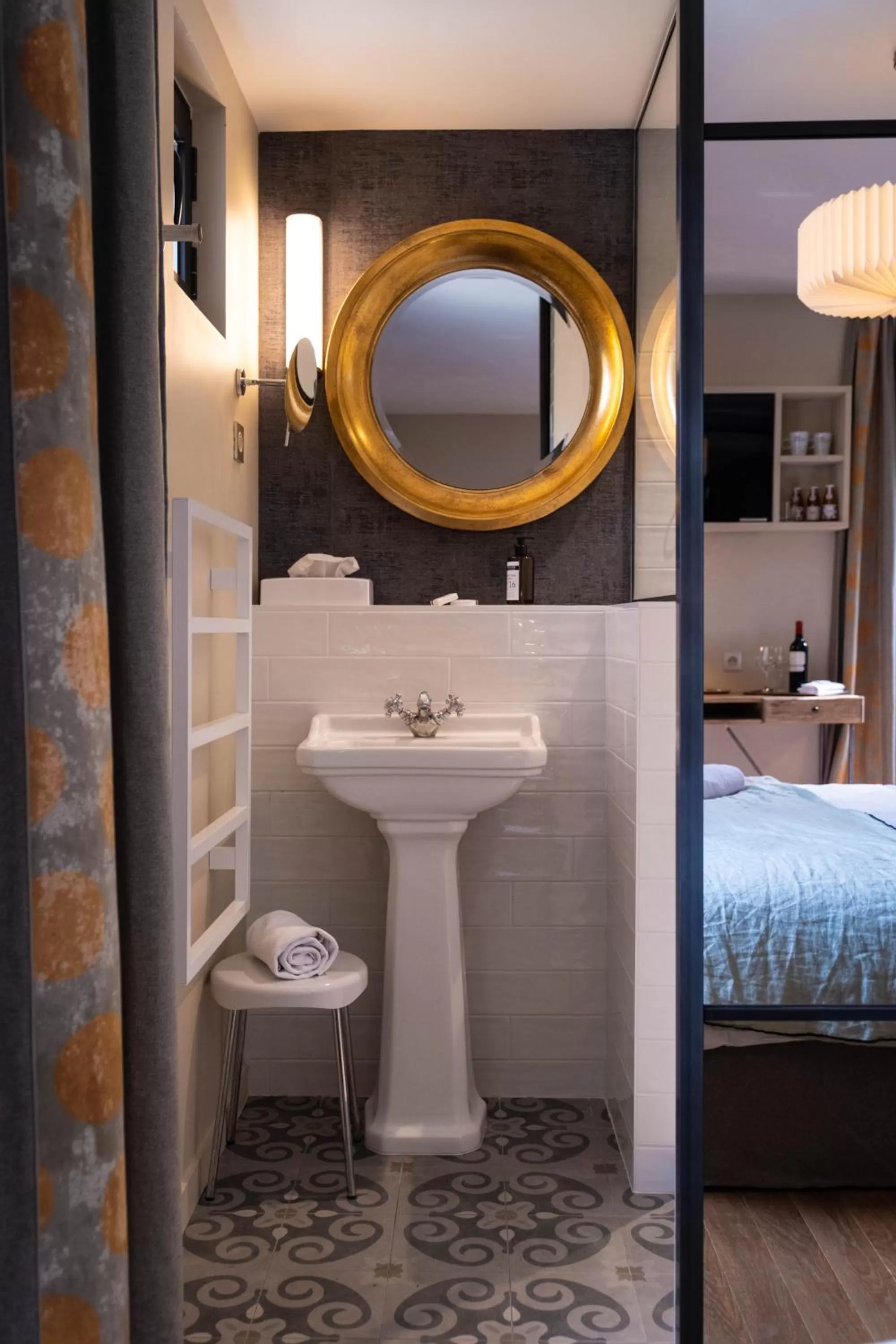 Bathroom, Bed in Les Demeures de Varennes, BW Signature Collection