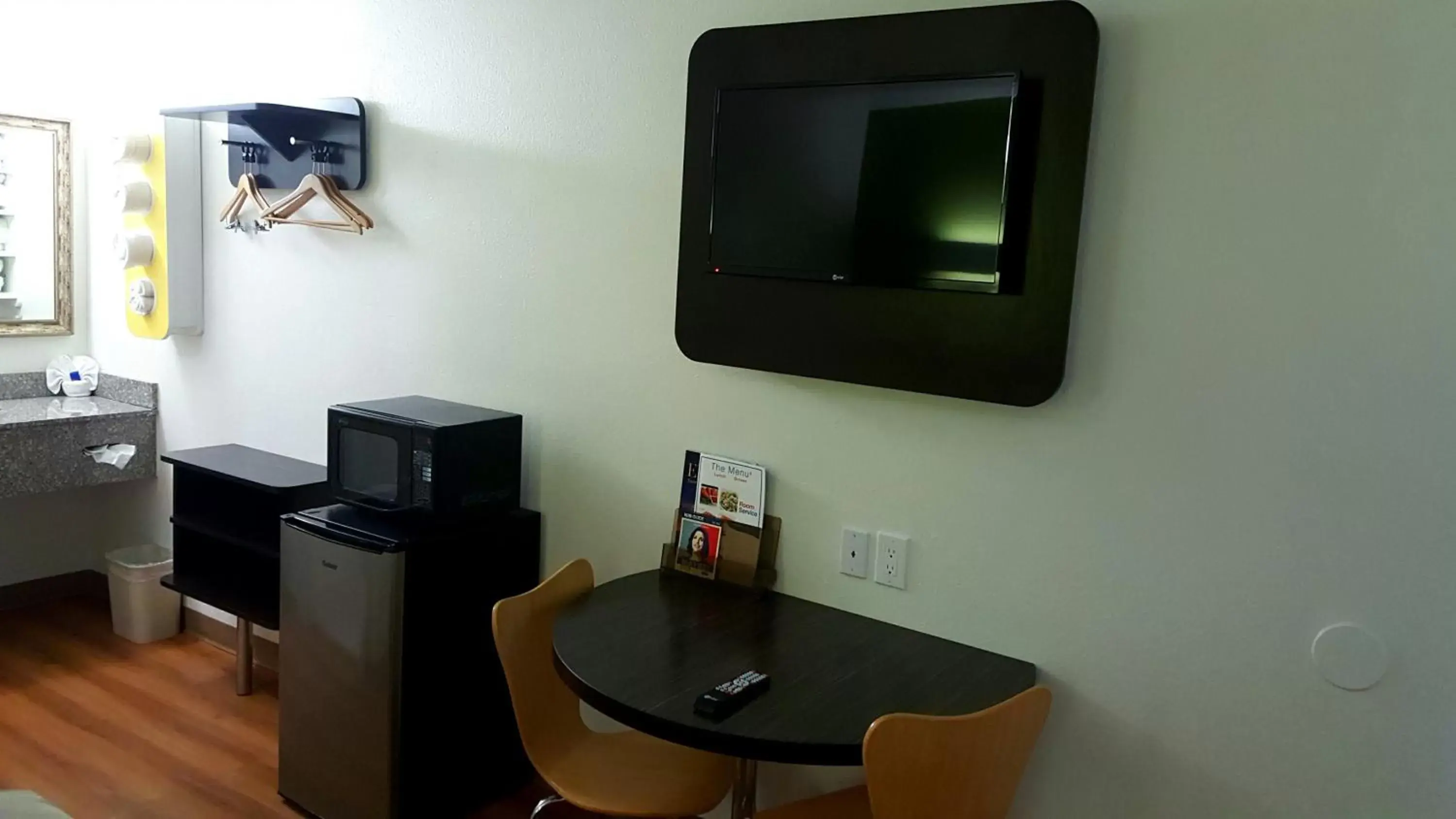 TV and multimedia, TV/Entertainment Center in Motel 6-El Paso, TX - West