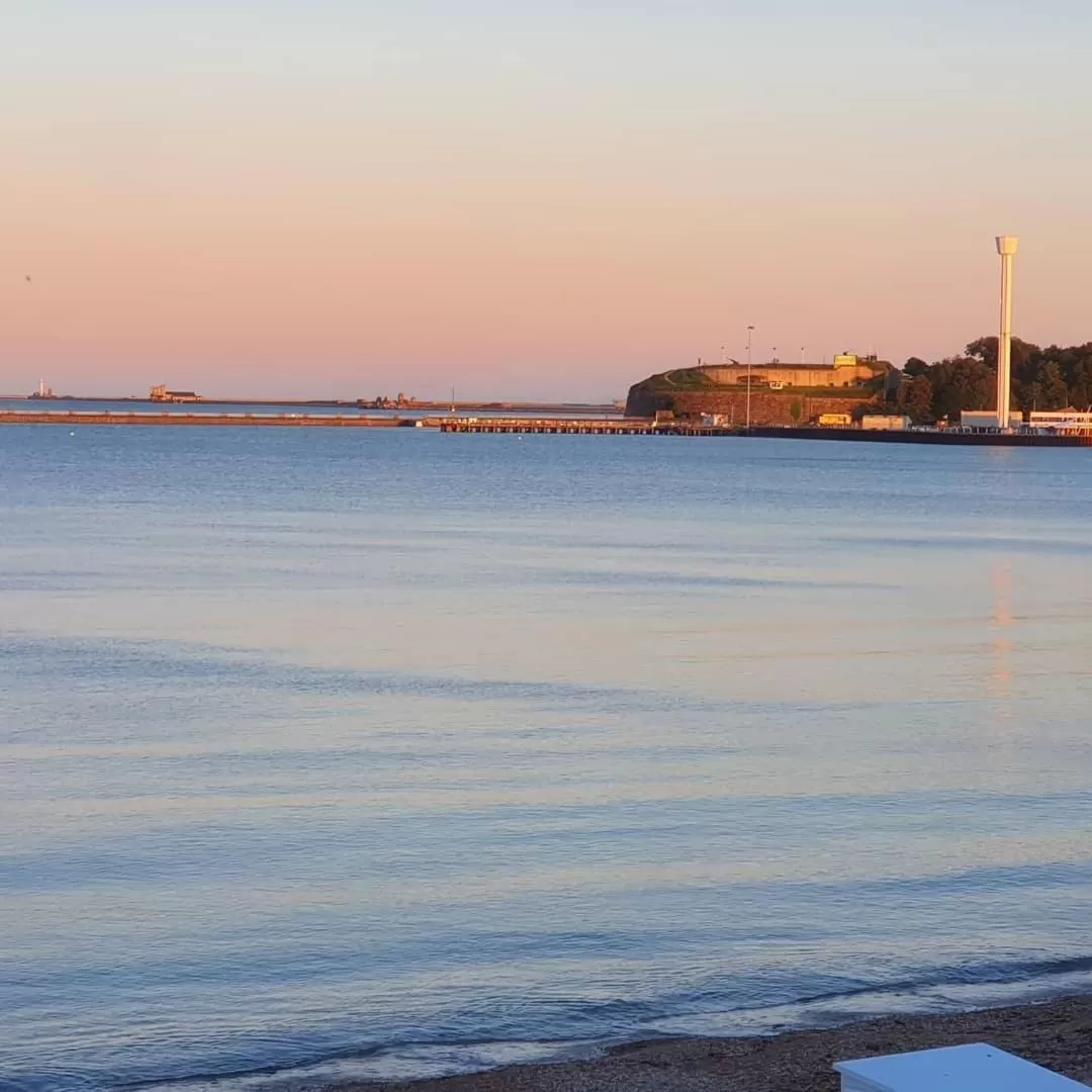 Sea view in Lyndale Guest House