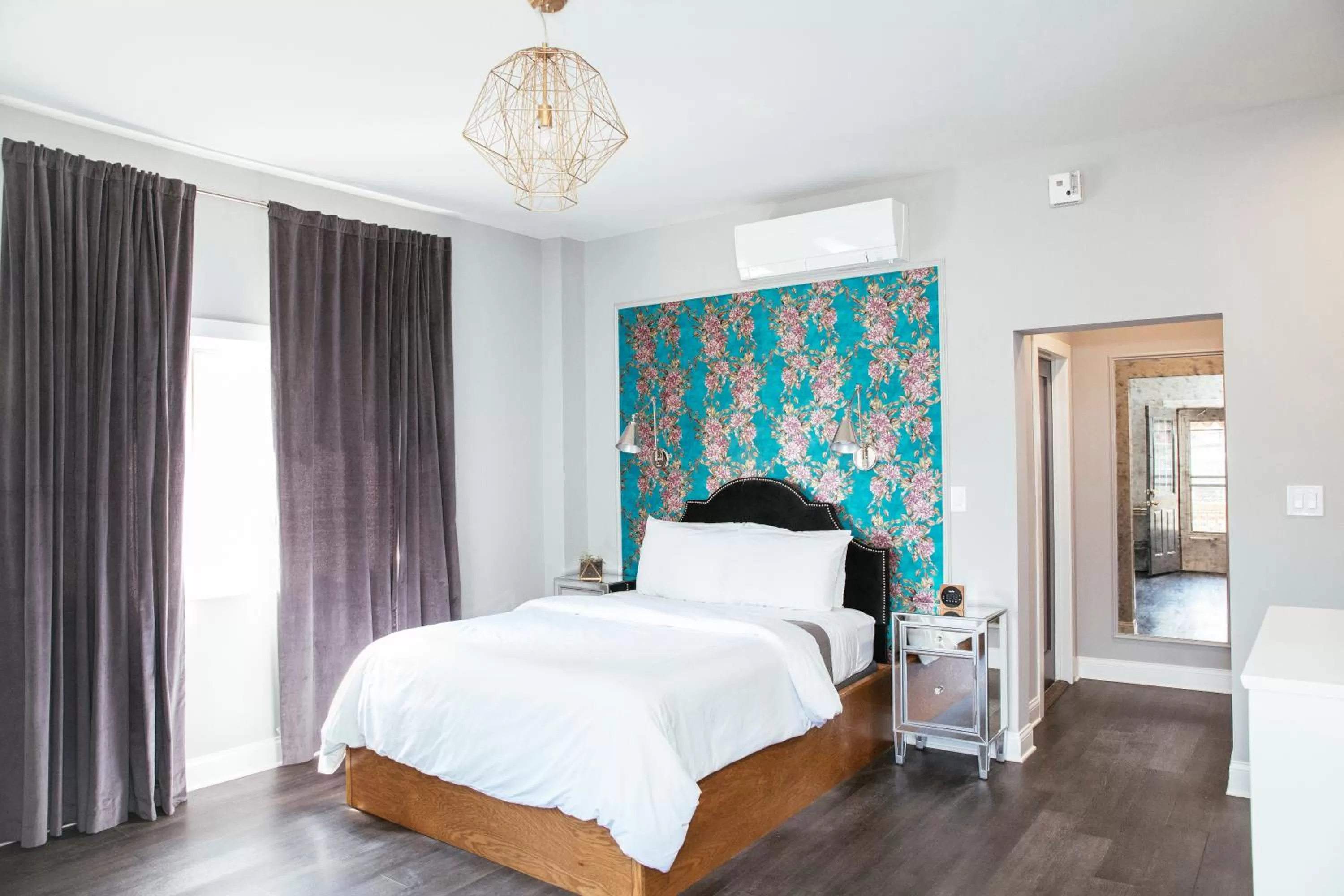 Bed in Wicker Park Inn