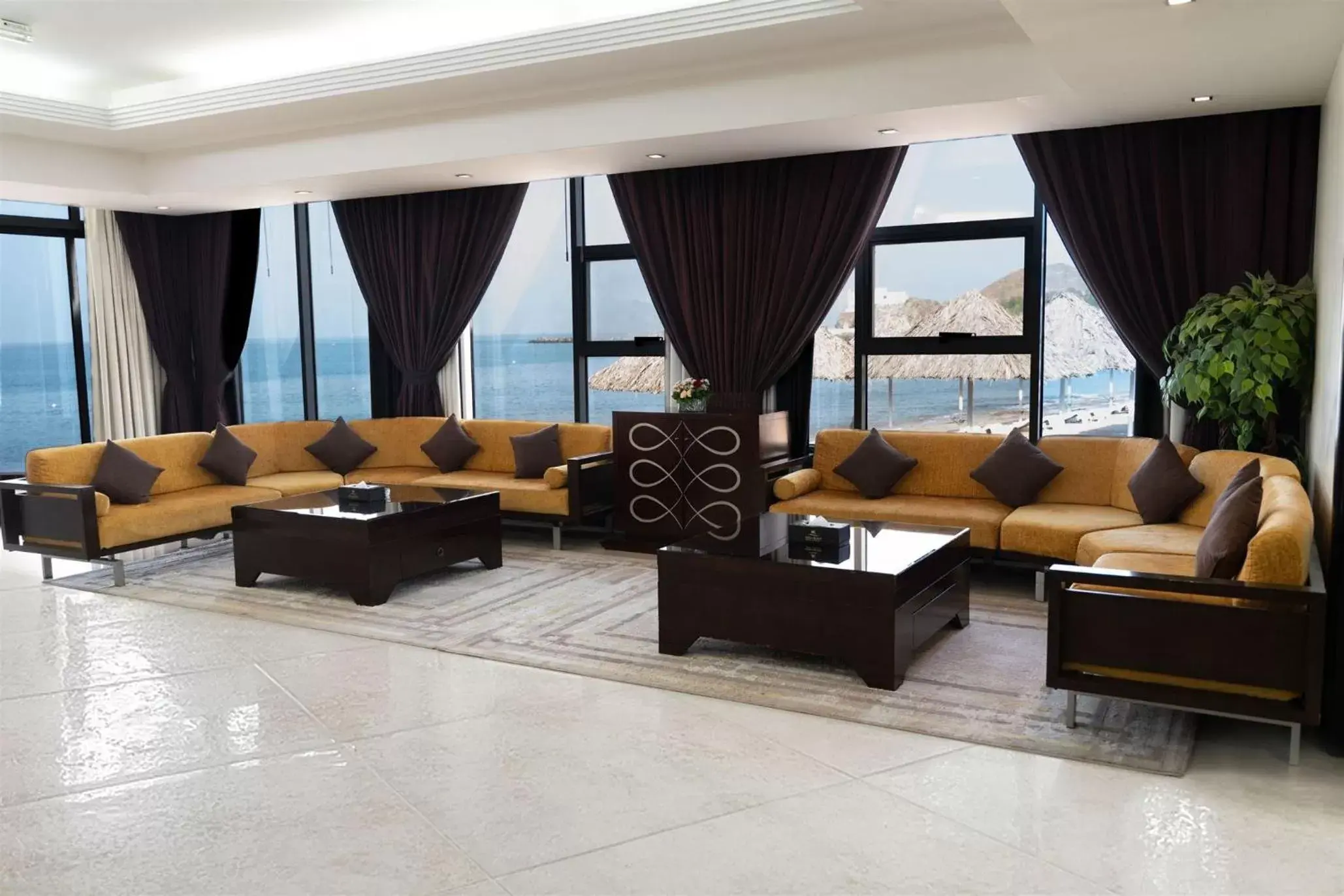 Living room, Seating Area in Royal Beach Hotel & Resort