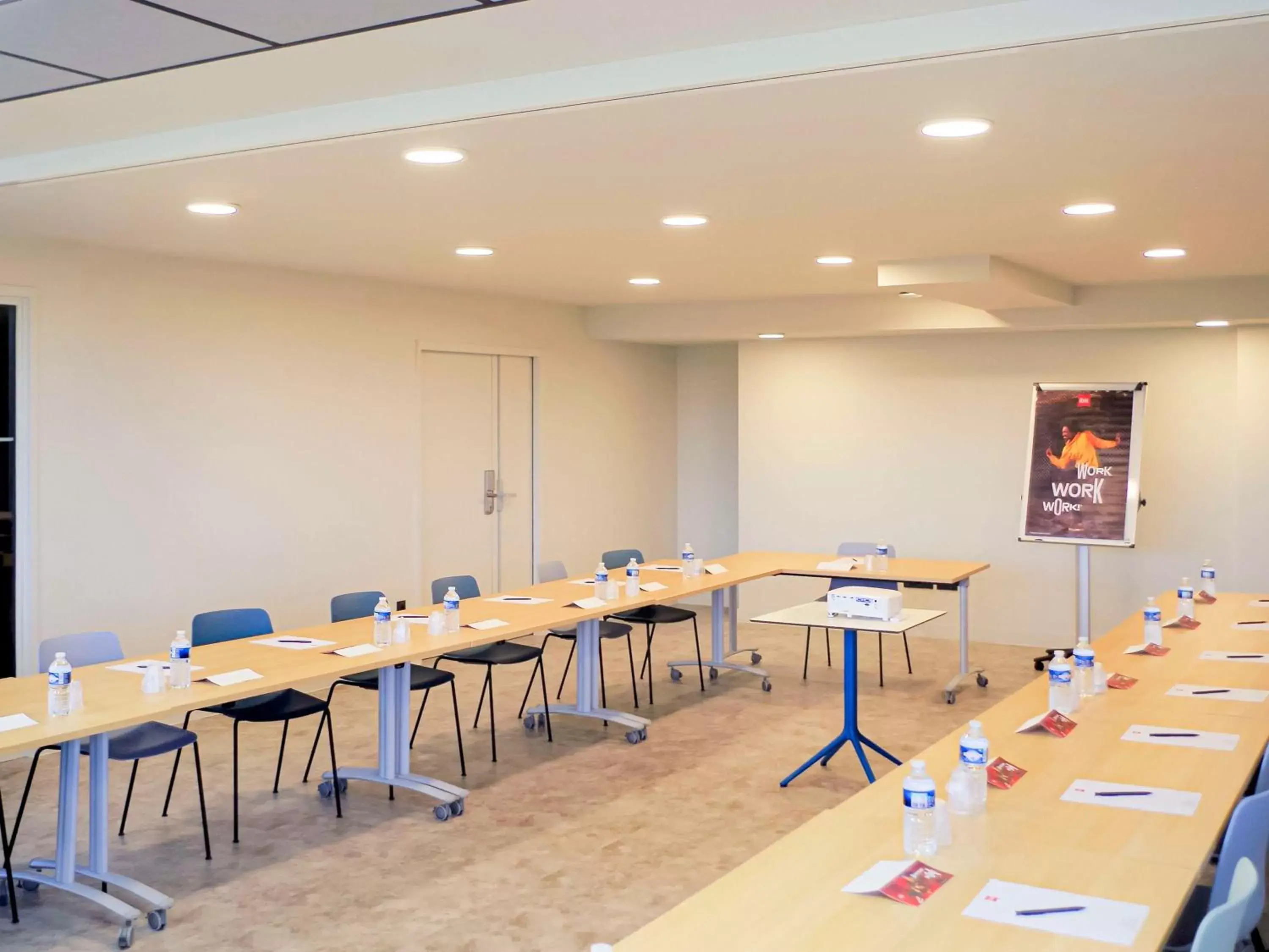 Meeting/conference room in Ibis Lunel Petite Camargue