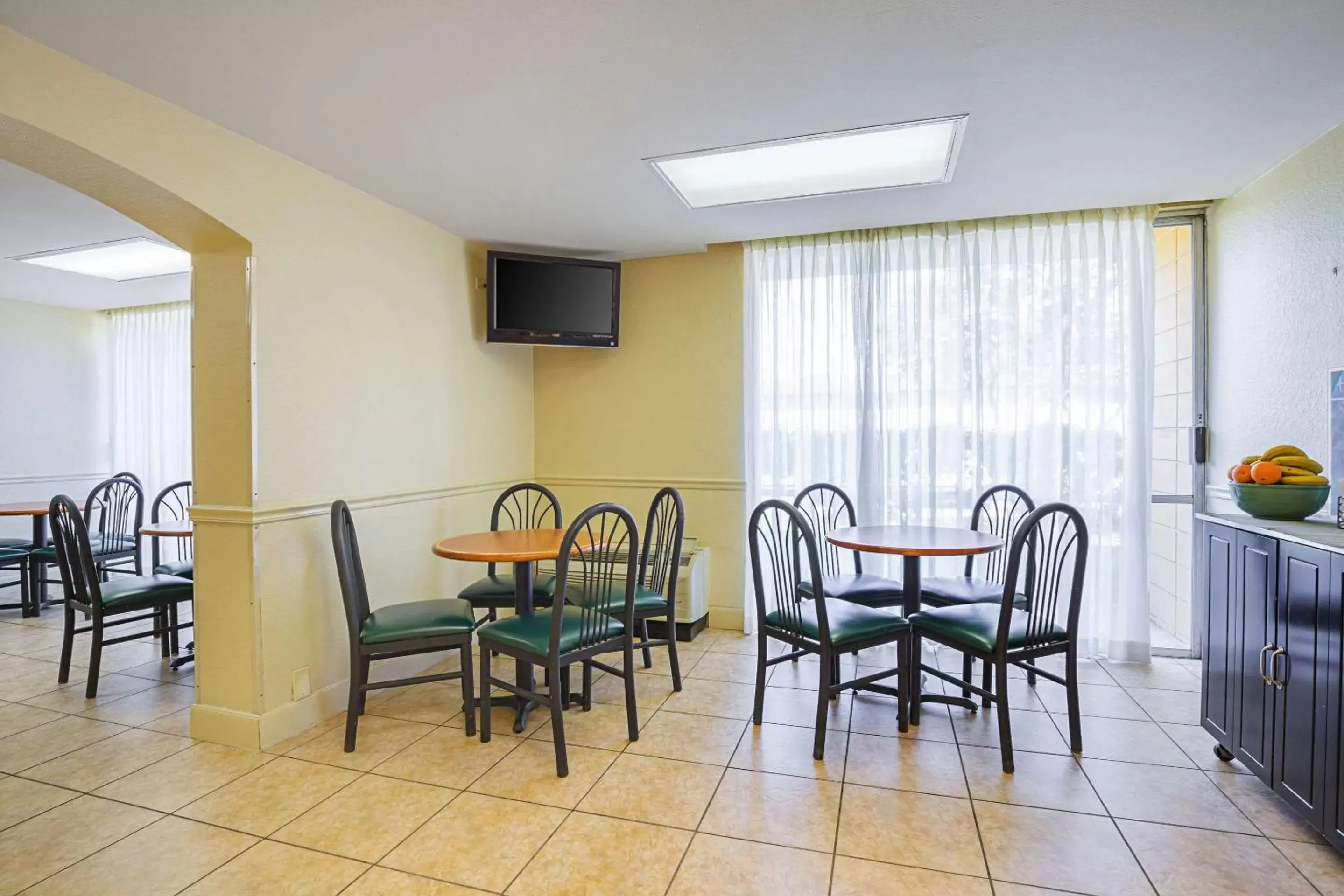 Restaurant/places to eat, Dining Area in Quality Inn & Suites NRG Park - Medical Center