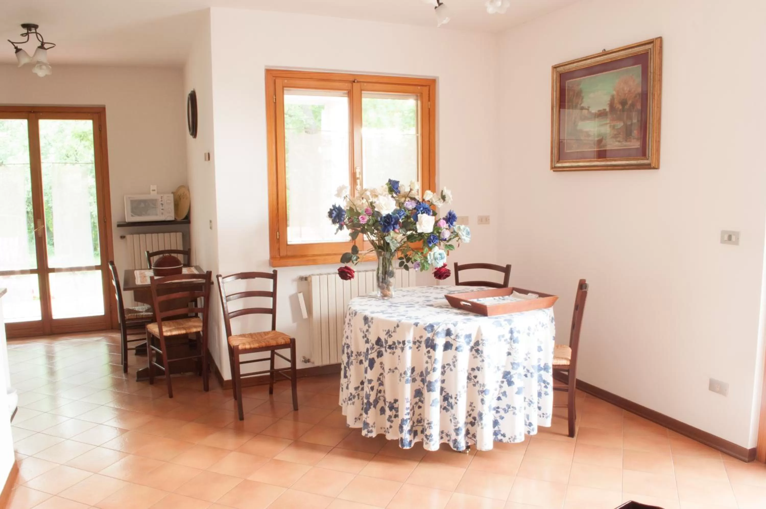 Communal kitchen in La Casa Dei Boschi