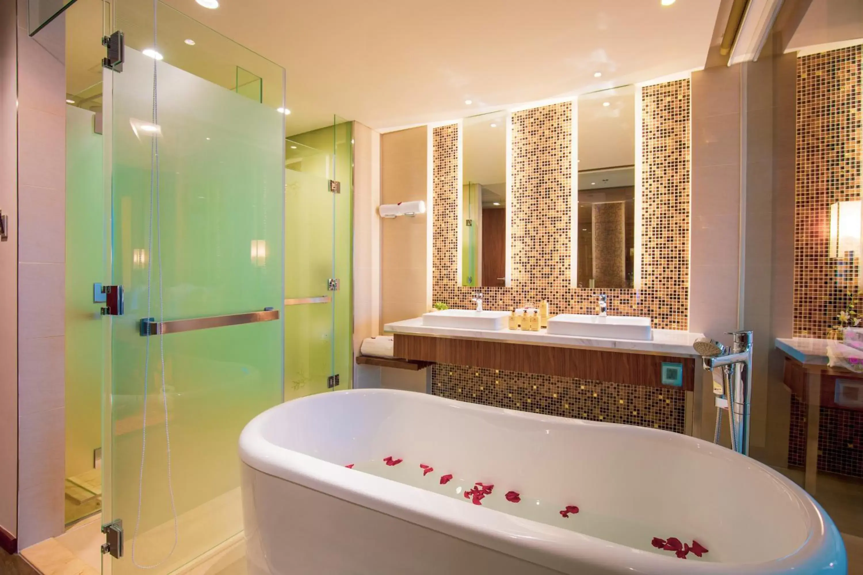 Bathroom in Seashells Phu Quoc Hotel & Spa