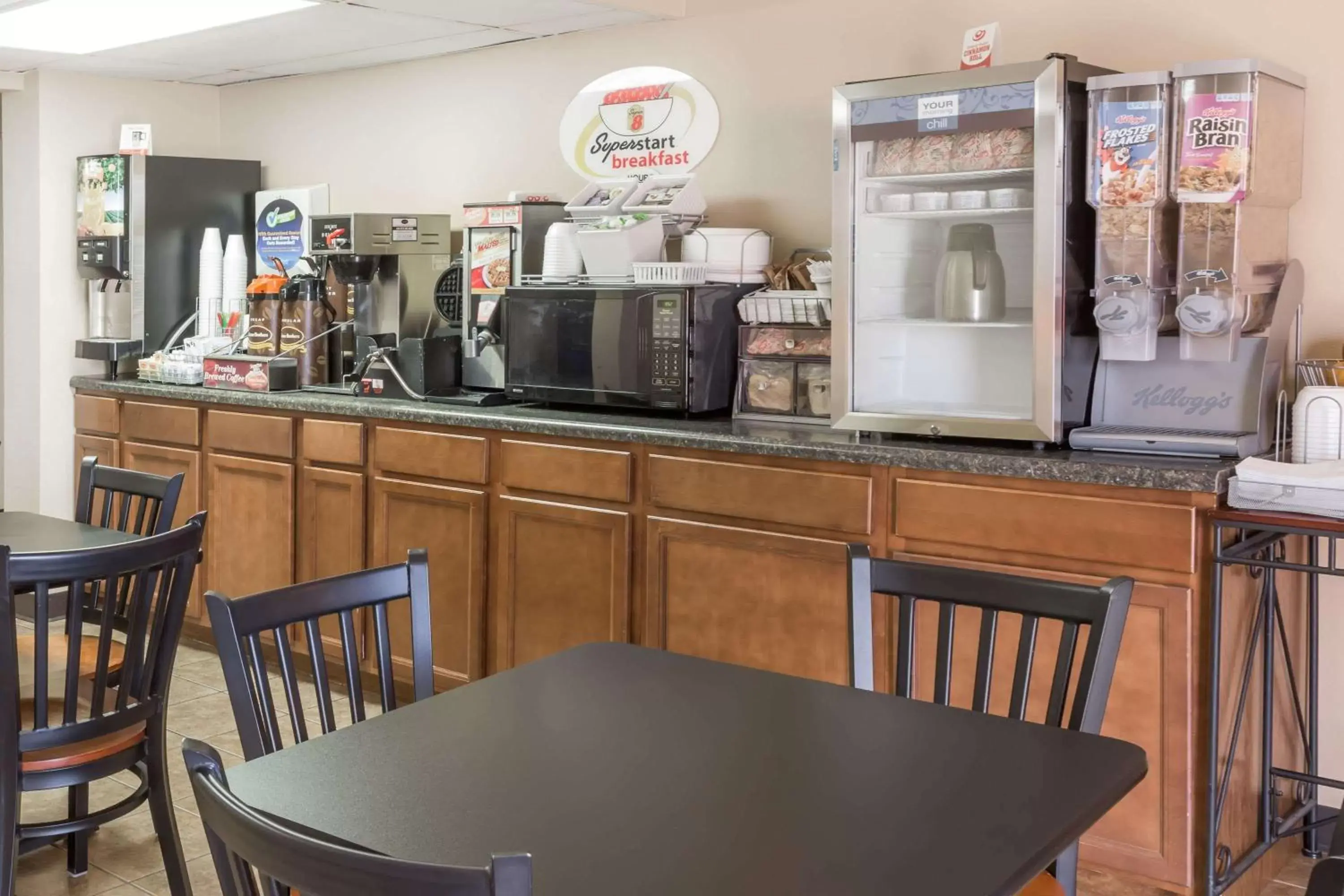 Restaurant/places to eat in Super 8 by Wyndham Luverne Restaurant/places to eat in Super 8 by Wyndham Luverne