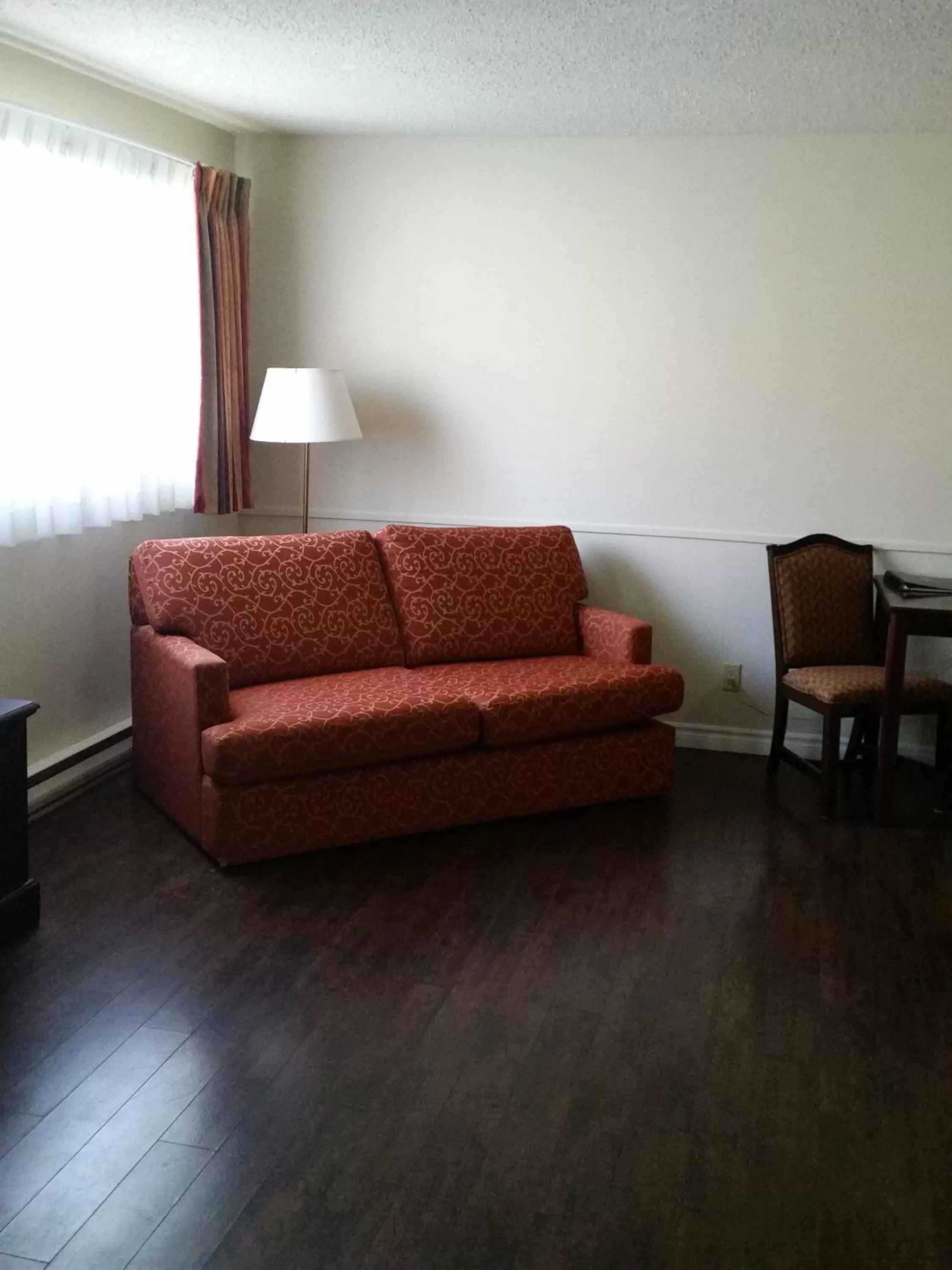 Seating area in Super 8 by Wyndham Brockville