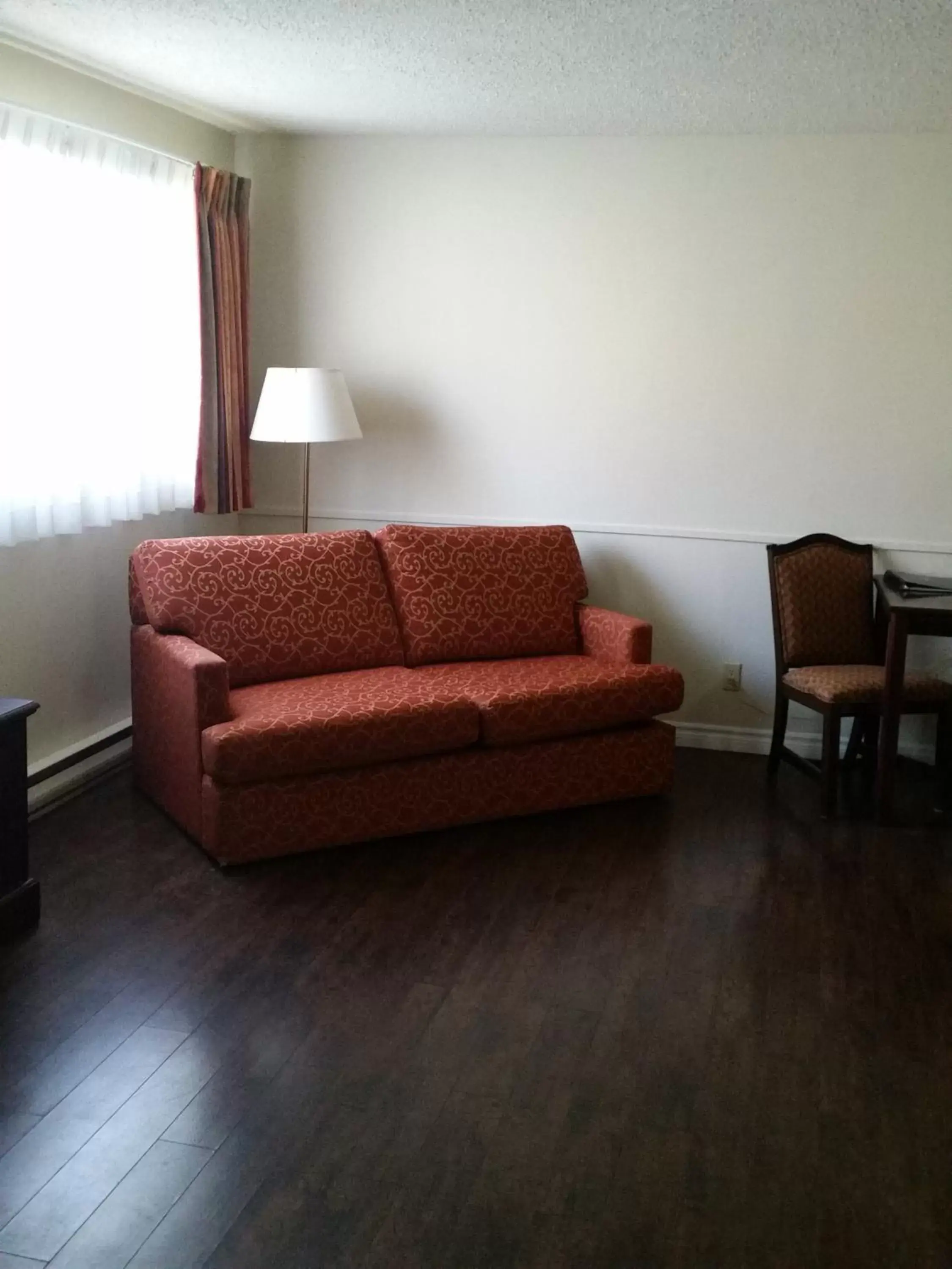 Seating Area in Super 8 by Wyndham Brockville