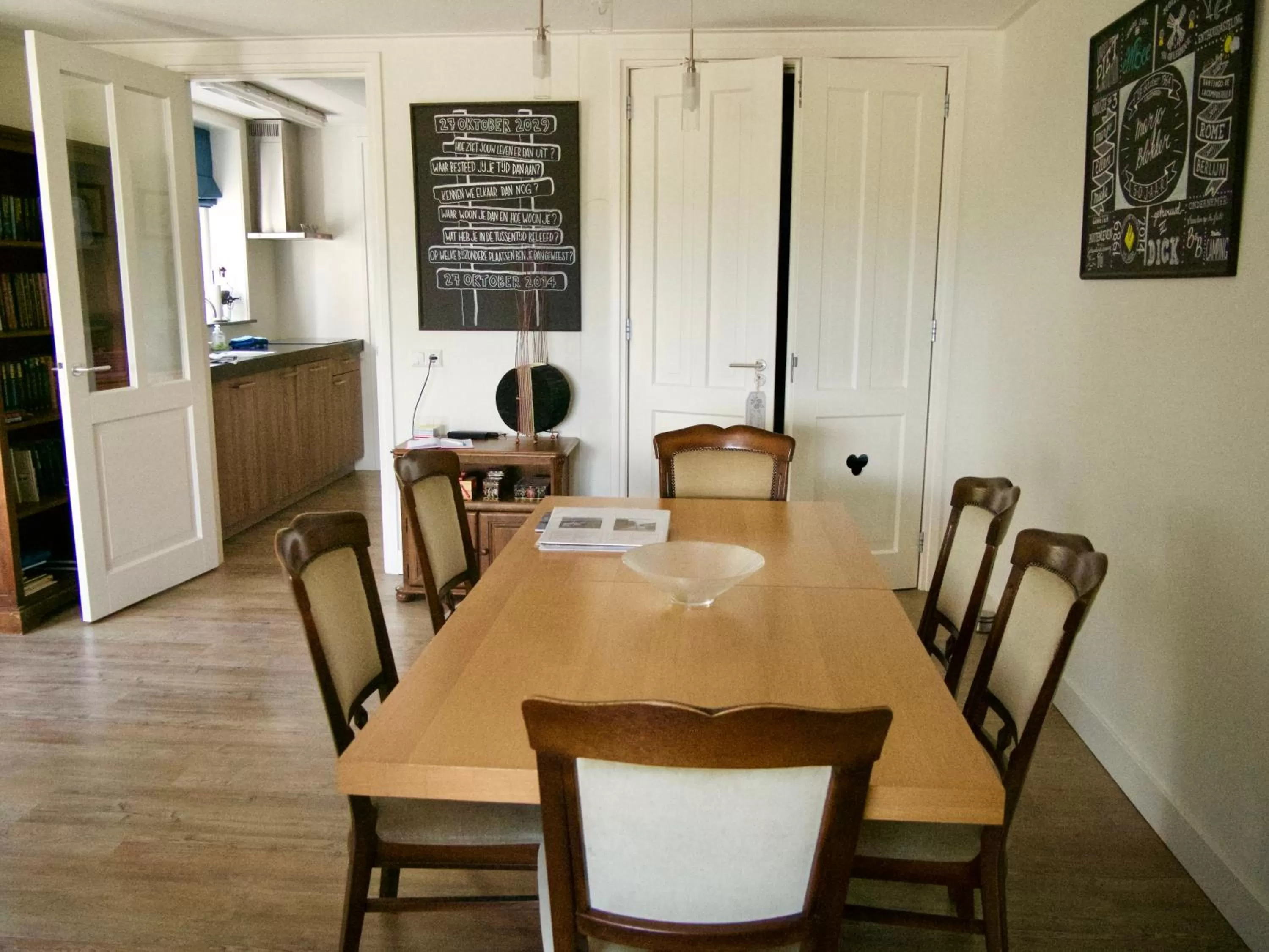 Dining area in B&B “Te Warskip bij BlokVis”