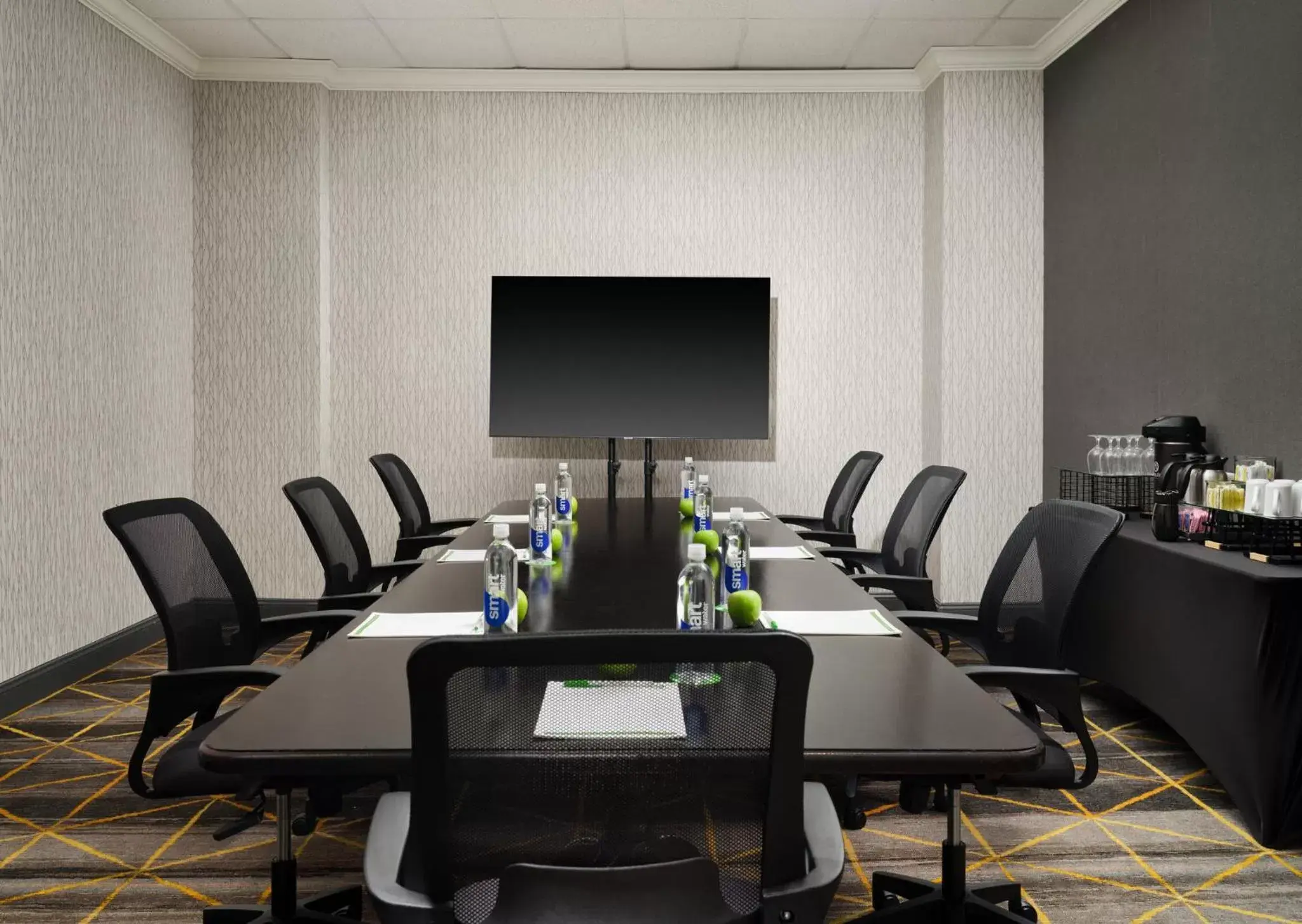 Meeting/conference room in Holiday Inn Boston - Dedham Hotel & Conference Center, an IHG Hotel