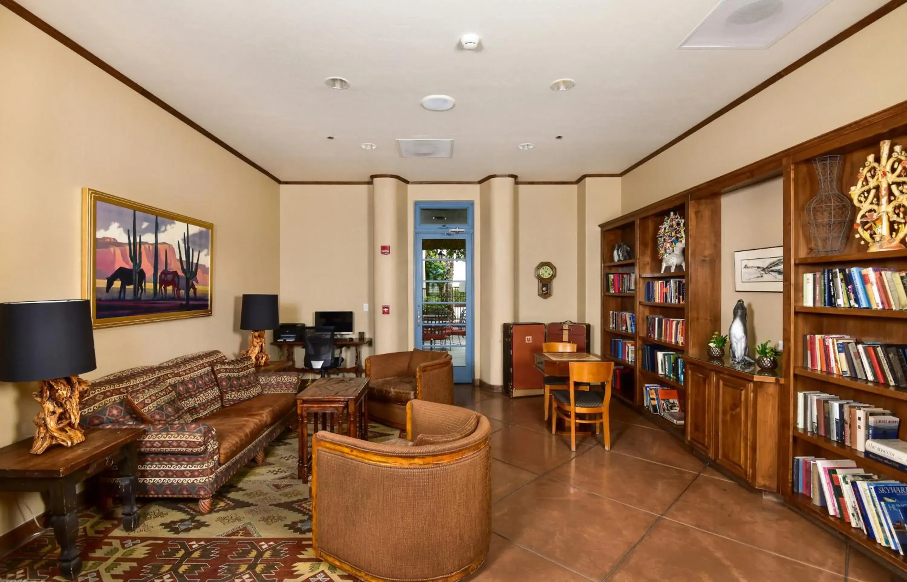 Library in Lodge On The Desert