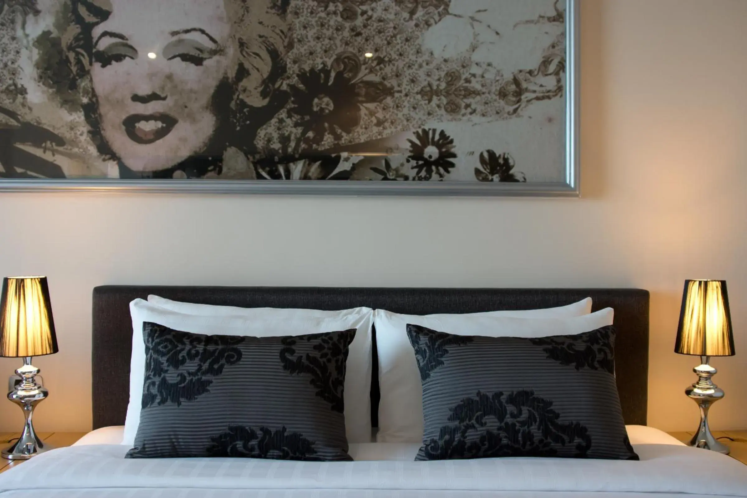 Decorative detail, Bed in Way Hotel Pattaya Decorative detail, Bed in Way Hotel Pattaya