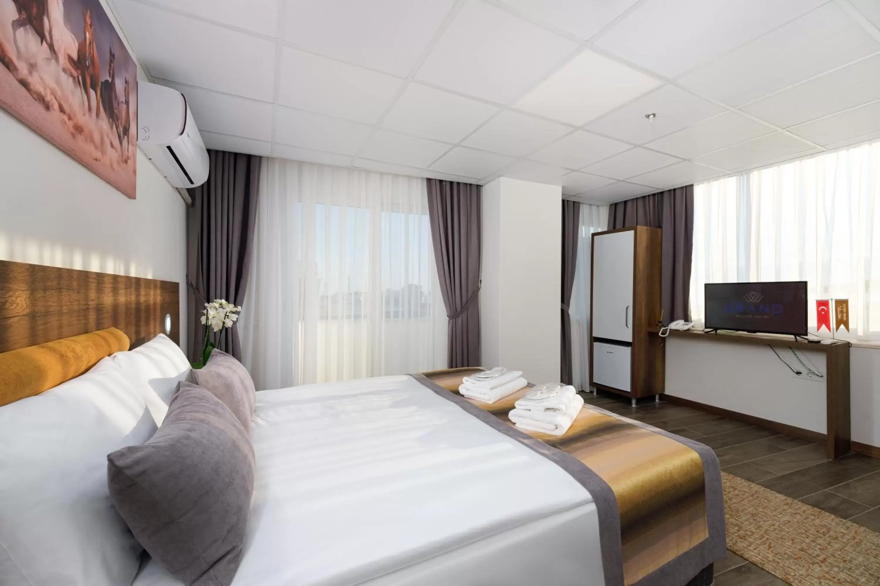 Deluxe Single Room in Grand Gulluk Hotel Deluxe Single Room in Grand Gulluk Hotel