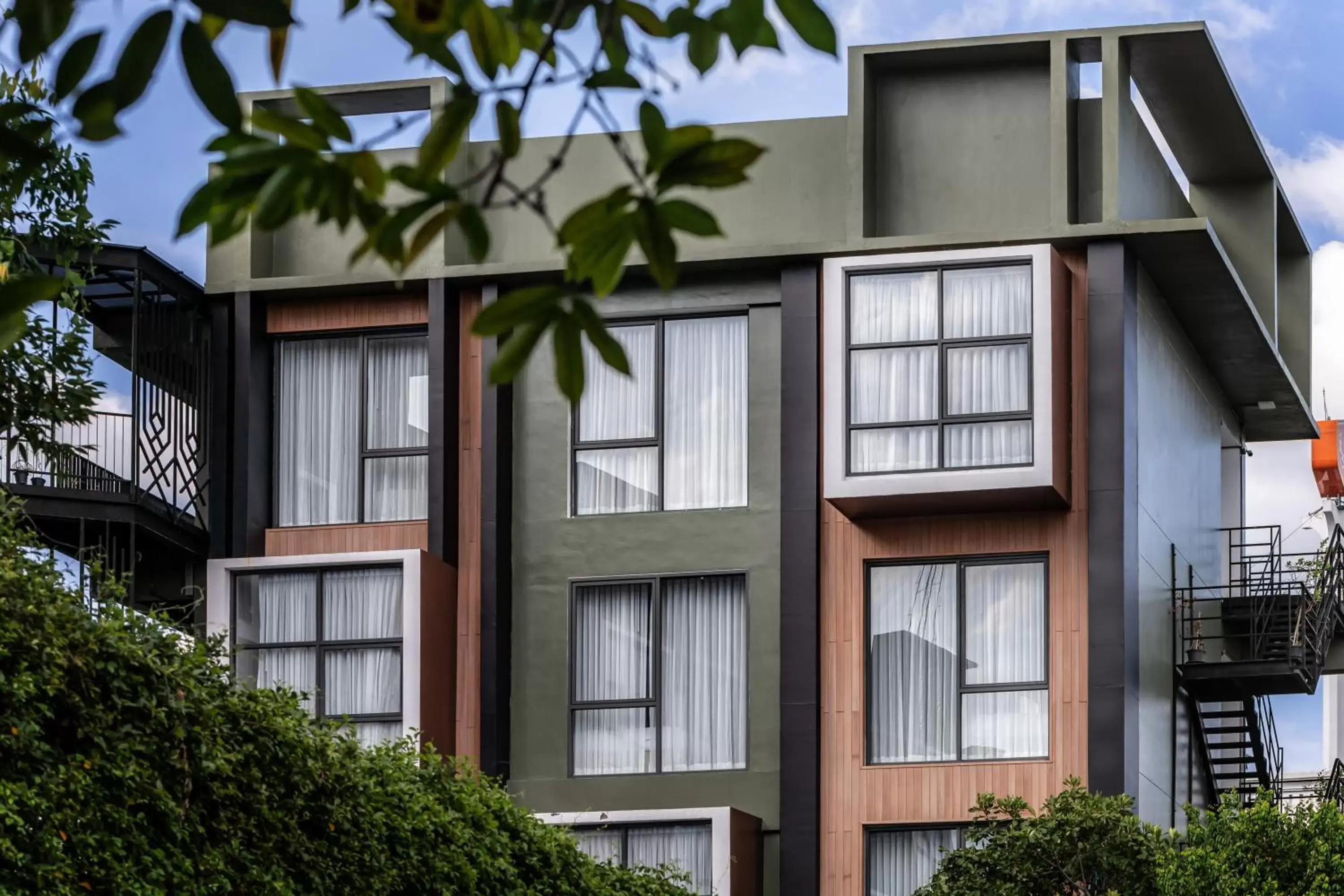 Property building in THE WOOD Property building in THE WOOD