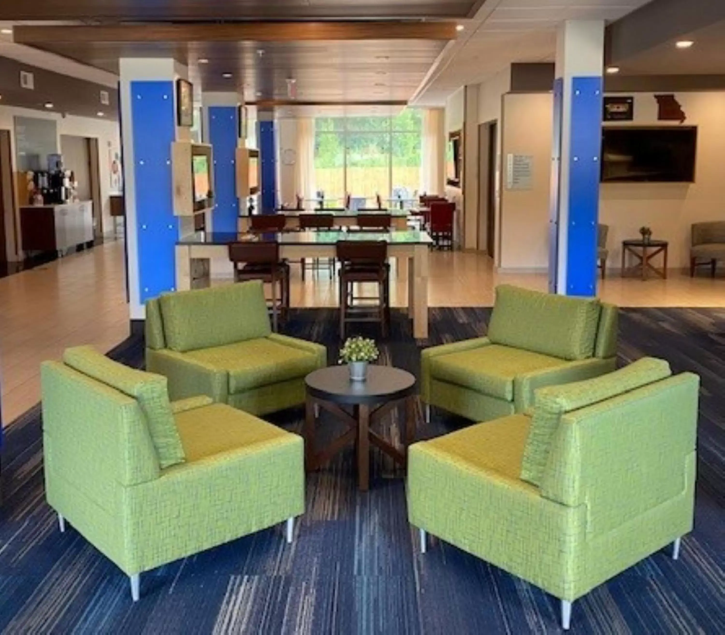 Property building, Seating Area in Holiday Inn Express & Suites Warrensburg North, an IHG Hotel