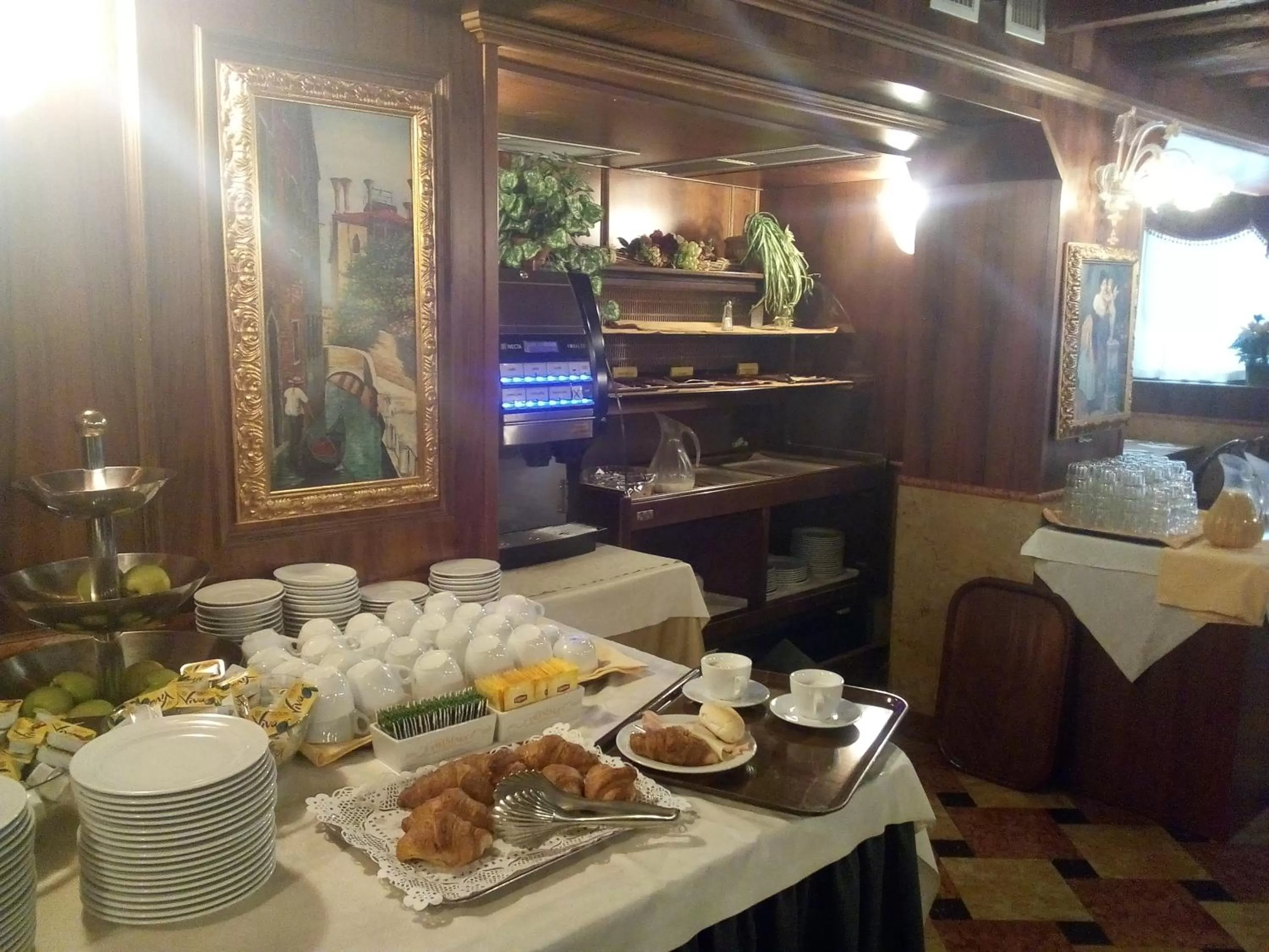 Buffet breakfast in Antico Panada