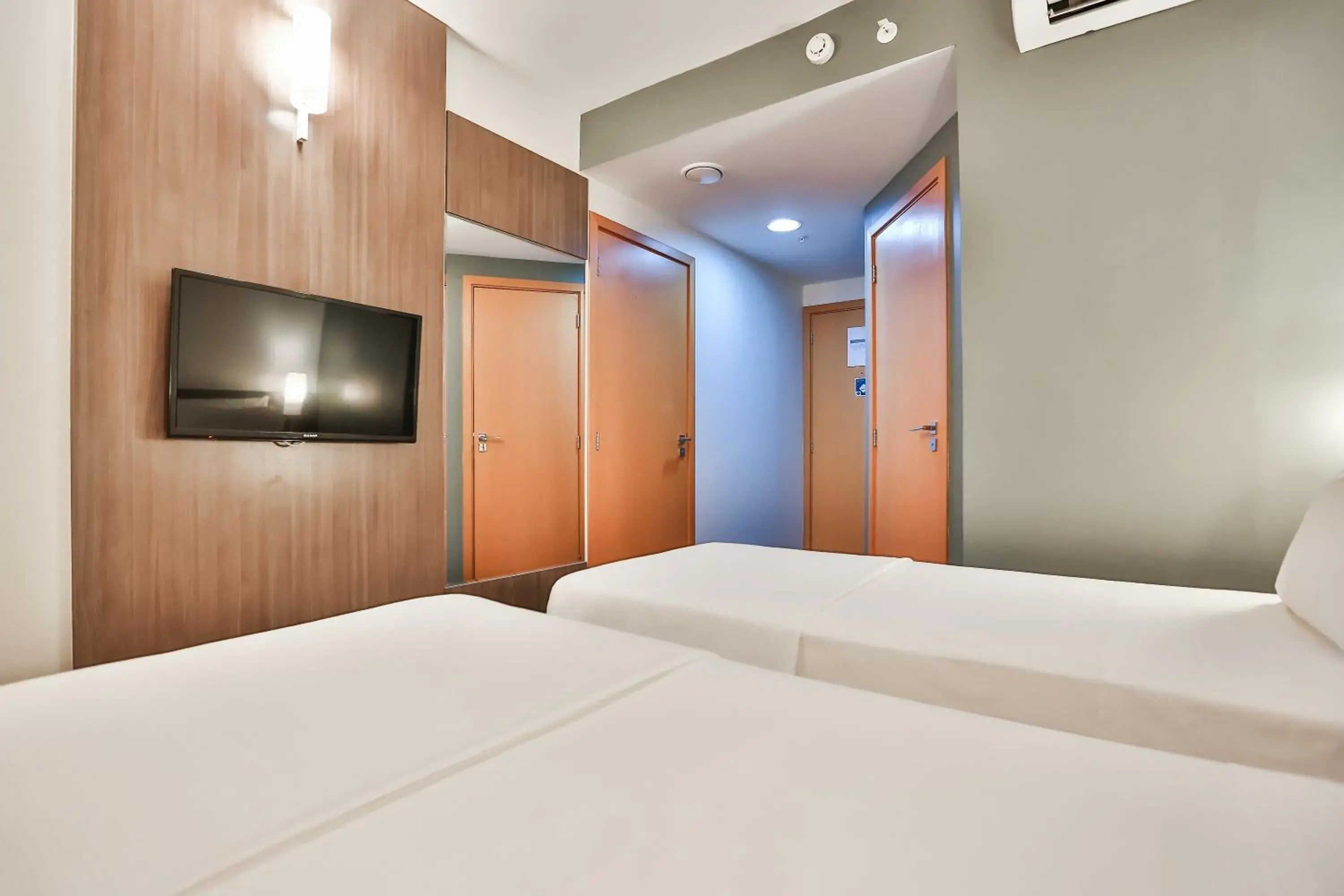 Bedroom, Bed in San Diego Express Barro Preto