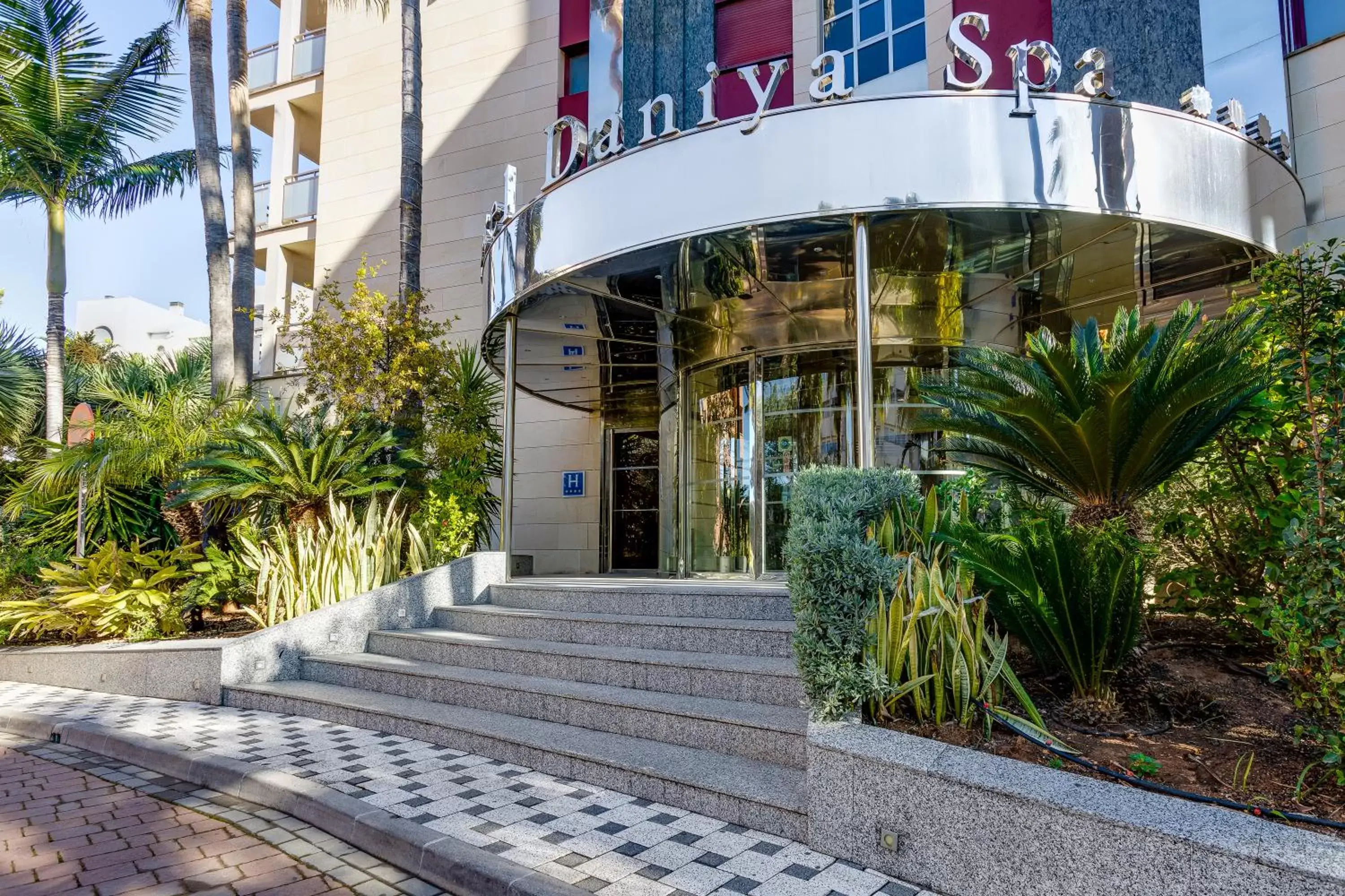 Facade/entrance in Daniya Denia Spa & Business 4* Facade/entrance in Daniya Denia Spa & Business 4*