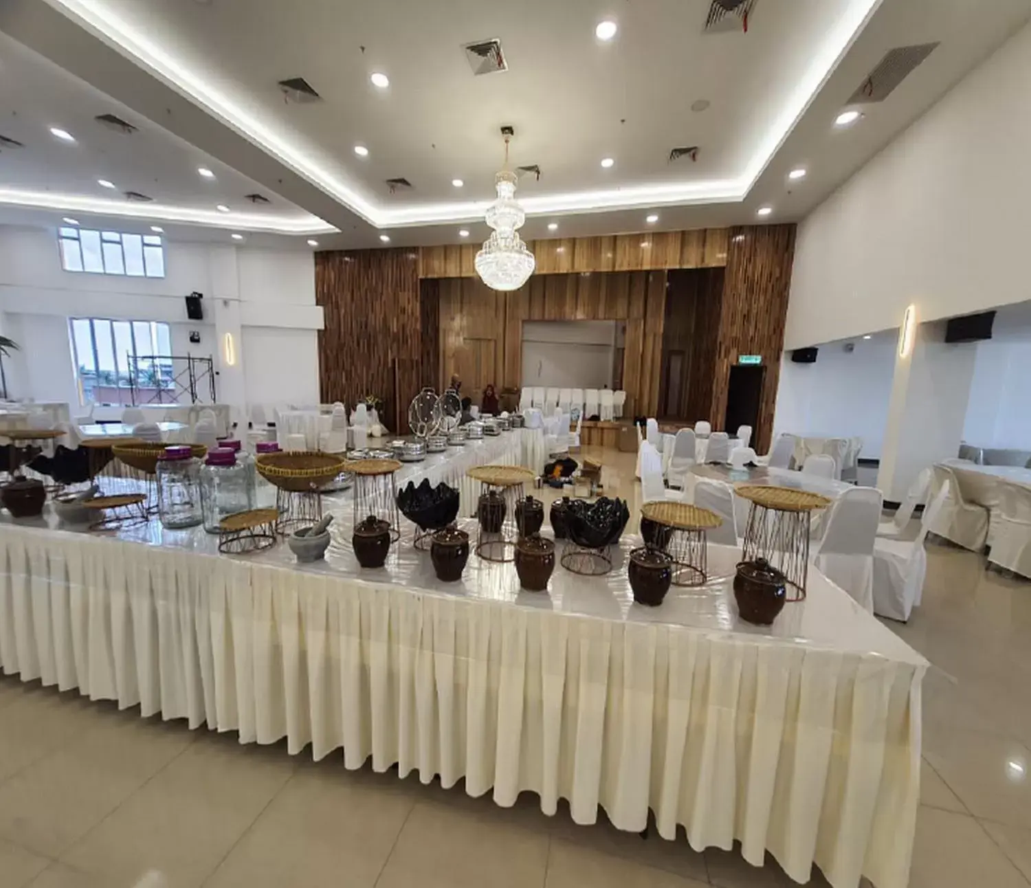 Food and drinks in Sri Indar Hotel & Suites
