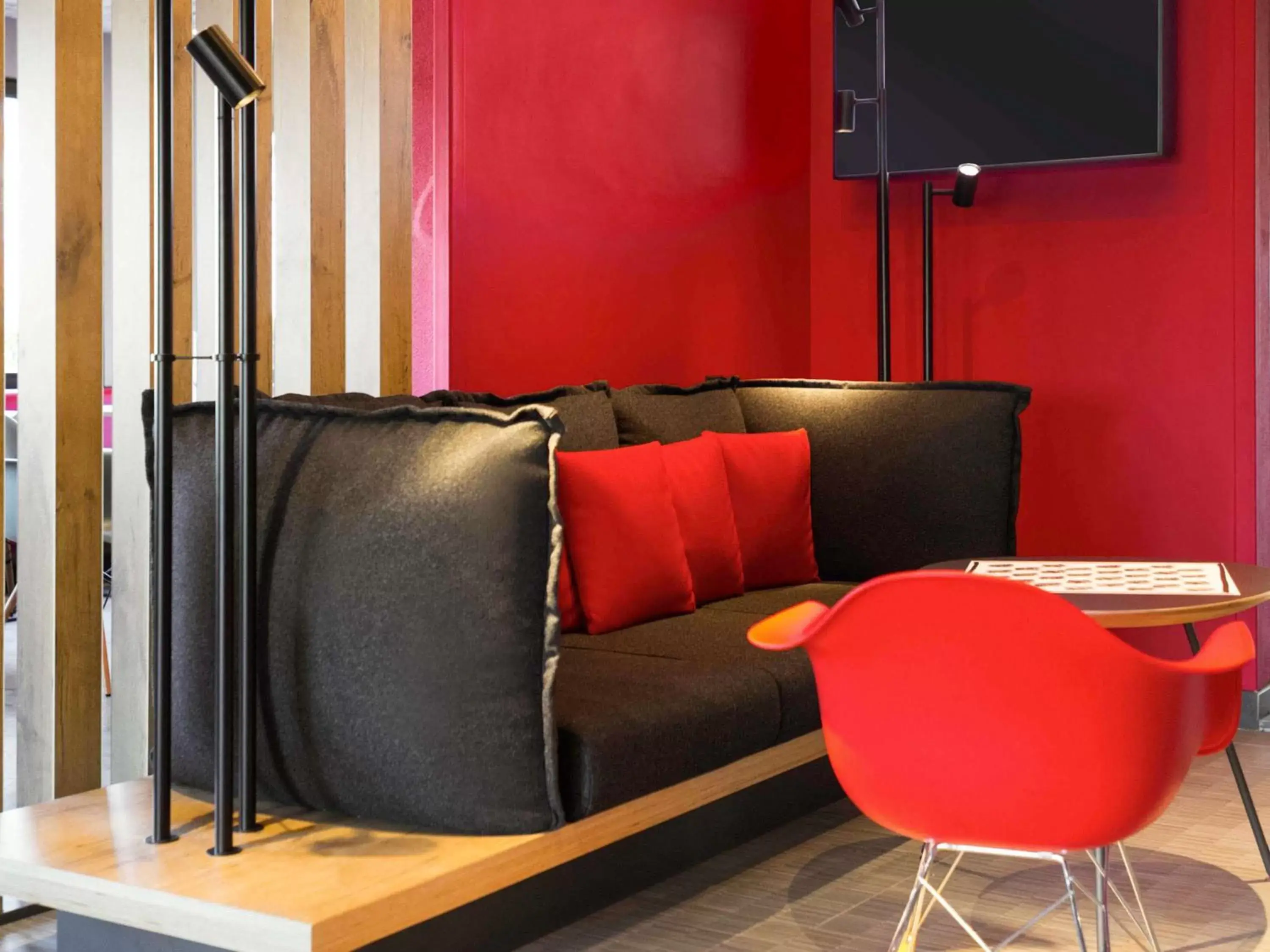 Sports, Seating Area in ibis Hotel Brussels Airport