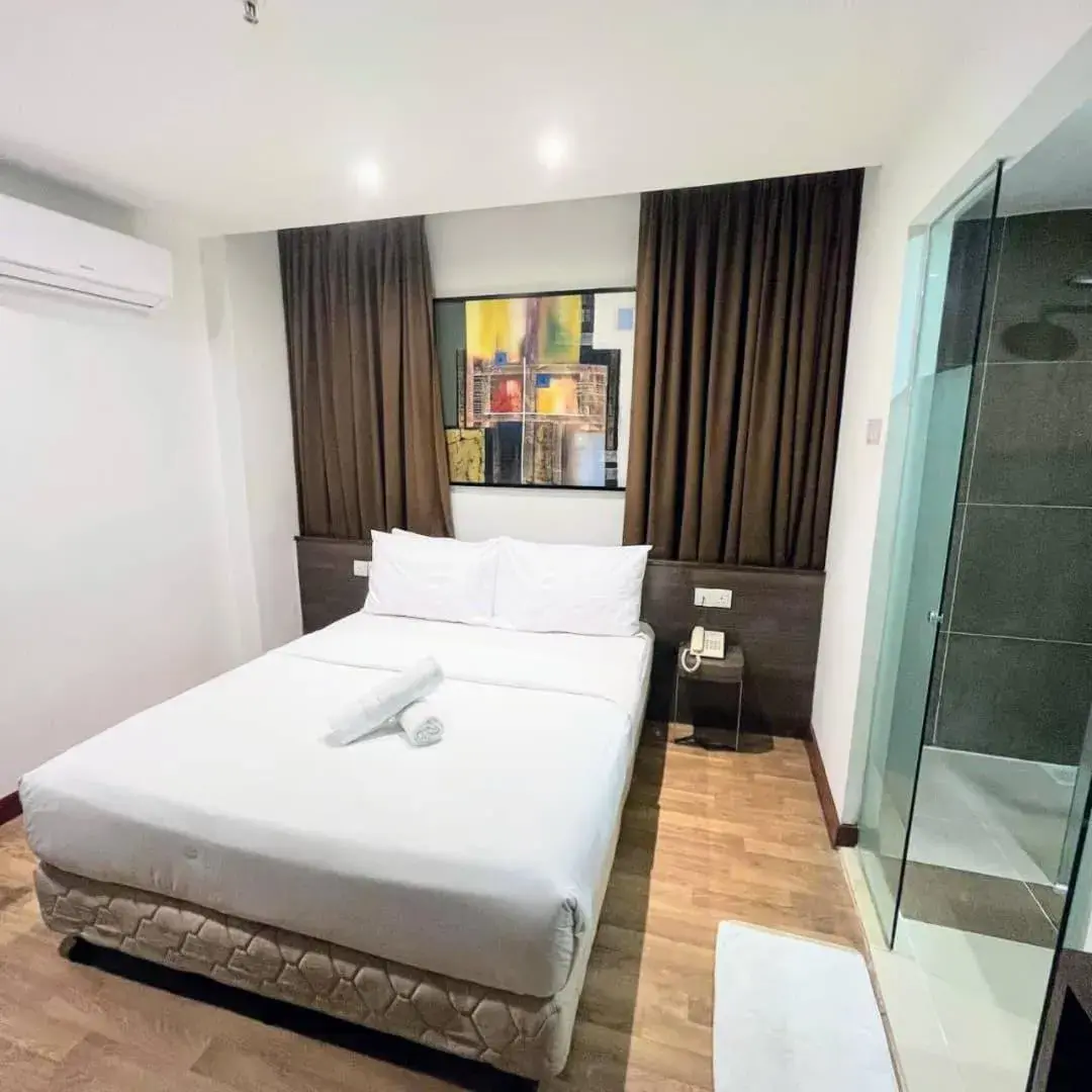 Bed in Frenz Hotel Kuala Lumpur