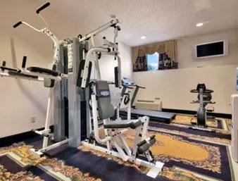 Fitness centre/facilities in Ramada by Wyndham East Orange
